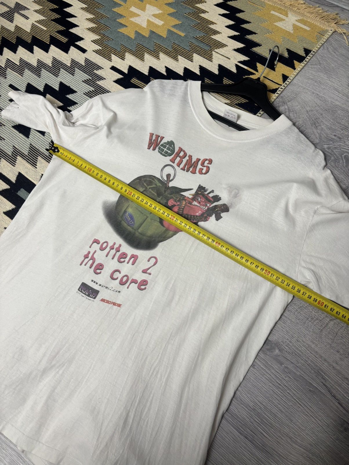 Vintage Vintage 90s Worms 2 Rotten 2 Microsoft game T-Shirt XL Size US XL / EU 56 / 4 - 16 Thumbnail