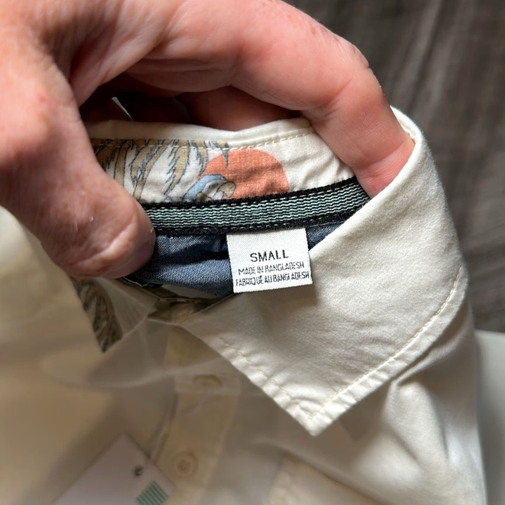 Vissla VISSLA Parrodise Tropical Skull Short Sleeve Button Down - Small Men Shirt Cream 60% Cotton 40% Polyester NWT RS19 Size US 29 - 7 Thumbnail