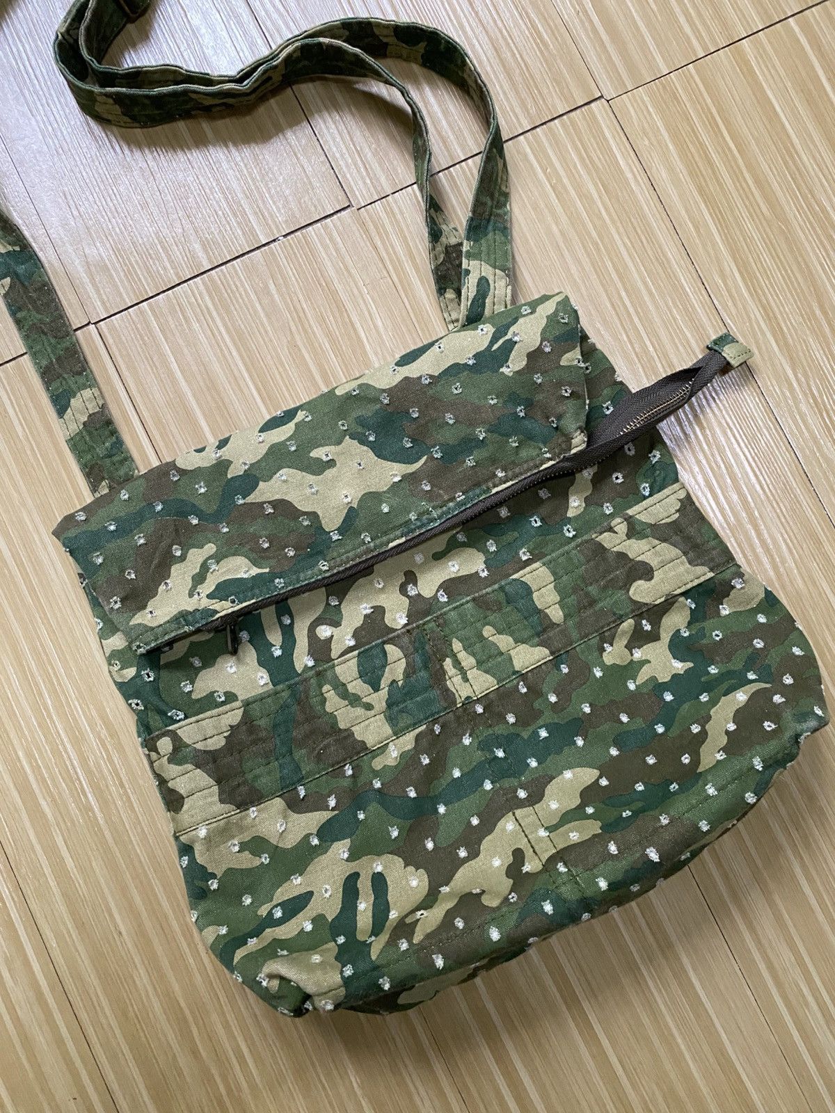 Vintage Vintage Earthmade Seditionaries Military Camo Army Sling Bag Size ONE SIZE - 3 Thumbnail