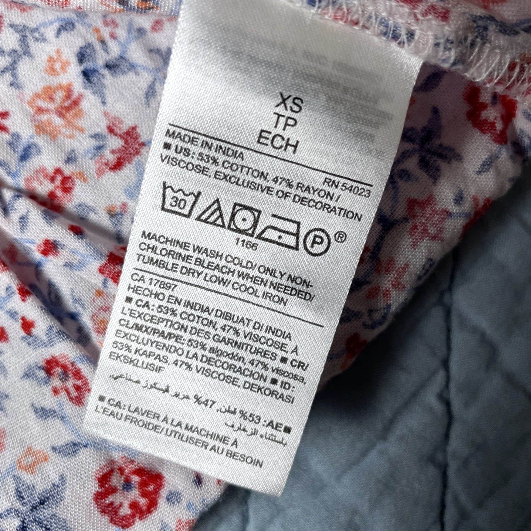 Old Navy Old Navy Women's XS Floral Tiered Tie Back Flutter Blouse NWT Size XS / US 0-2 / IT 36-38 - 6 Thumbnail