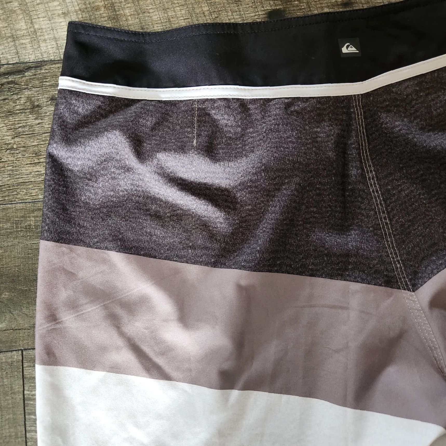 Quiksilver Quiksilver Board Shorts Mens 38 Gray Colorblock Swimming Beach Stretch Bottom Mens Size US 38 / EU 54 - 5 Thumbnail