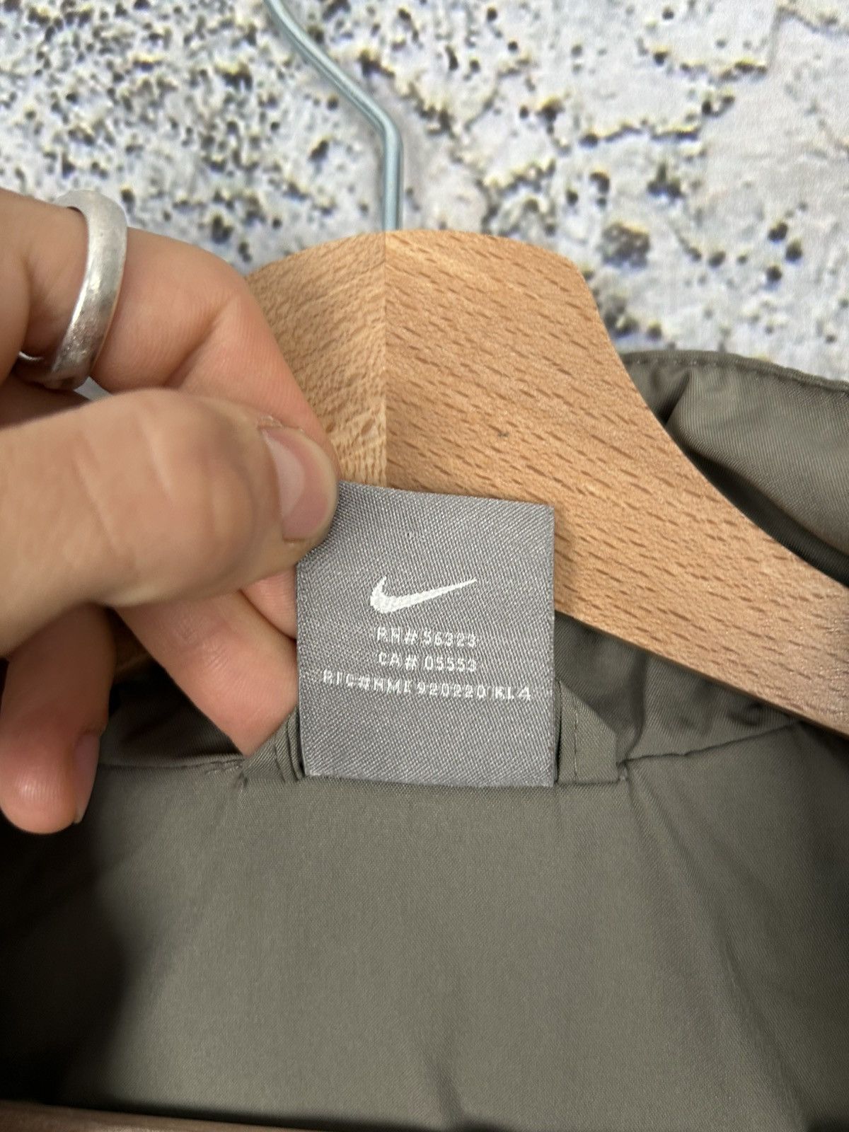 Nike Vintage Nike Beige Swoosh Light Jacket Streetwear 90s Rare Size US M / EU 48-50 / 2 - 8 Thumbnail