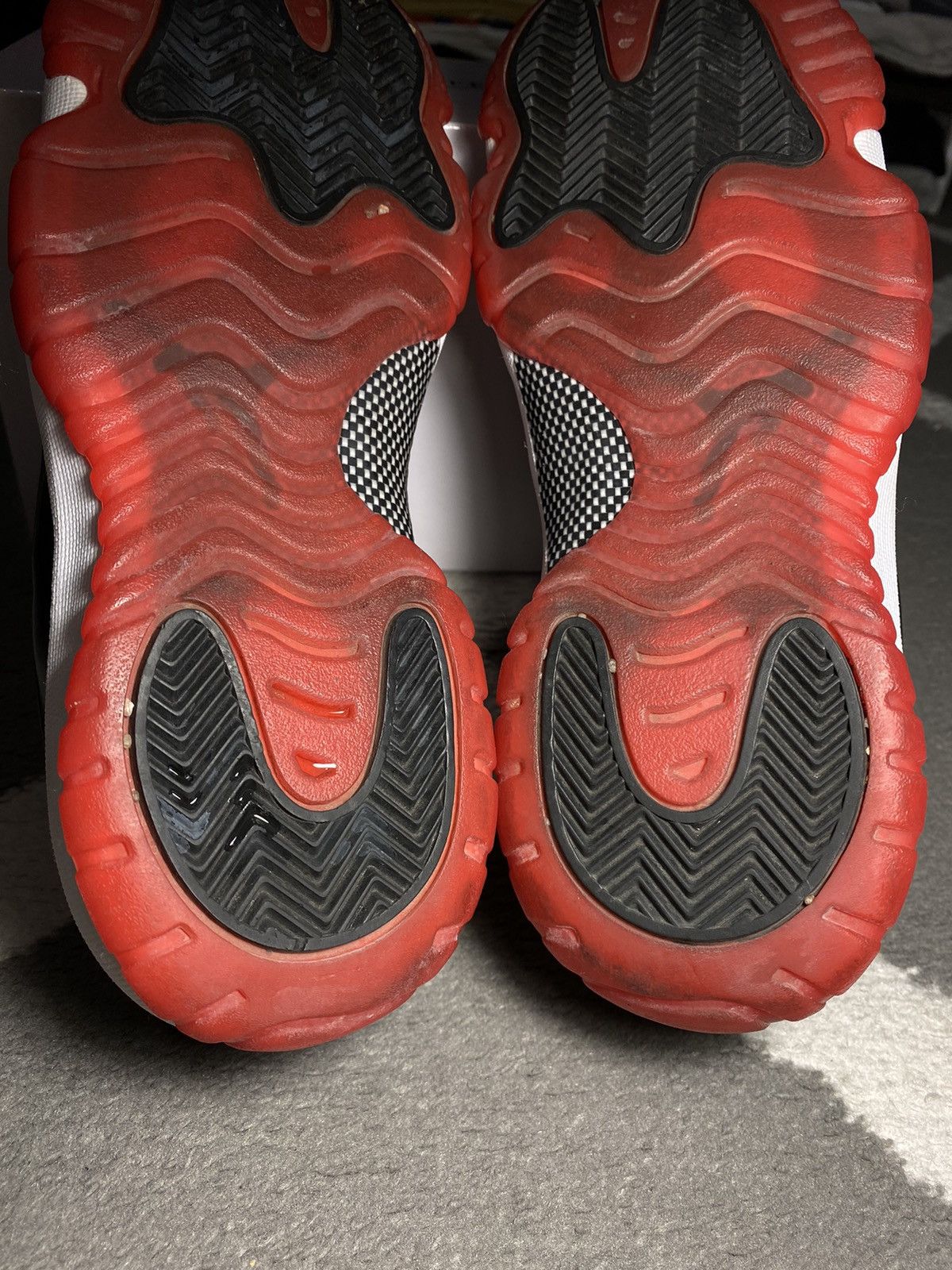 Jordan Brand × Nike Nike Air Jordan 11 Retro Low Bred (GS) 2015 sneakers Size US 7.5 / IT 37.5 - 9 Thumbnail