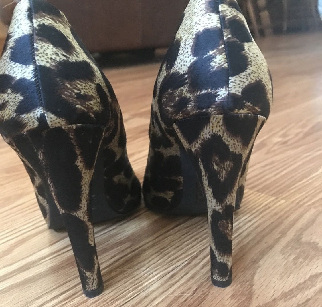 Forever 21 LEOPARD PRINT PUMPS HEELS Size US 8 / IT 38 - 5 Thumbnail
