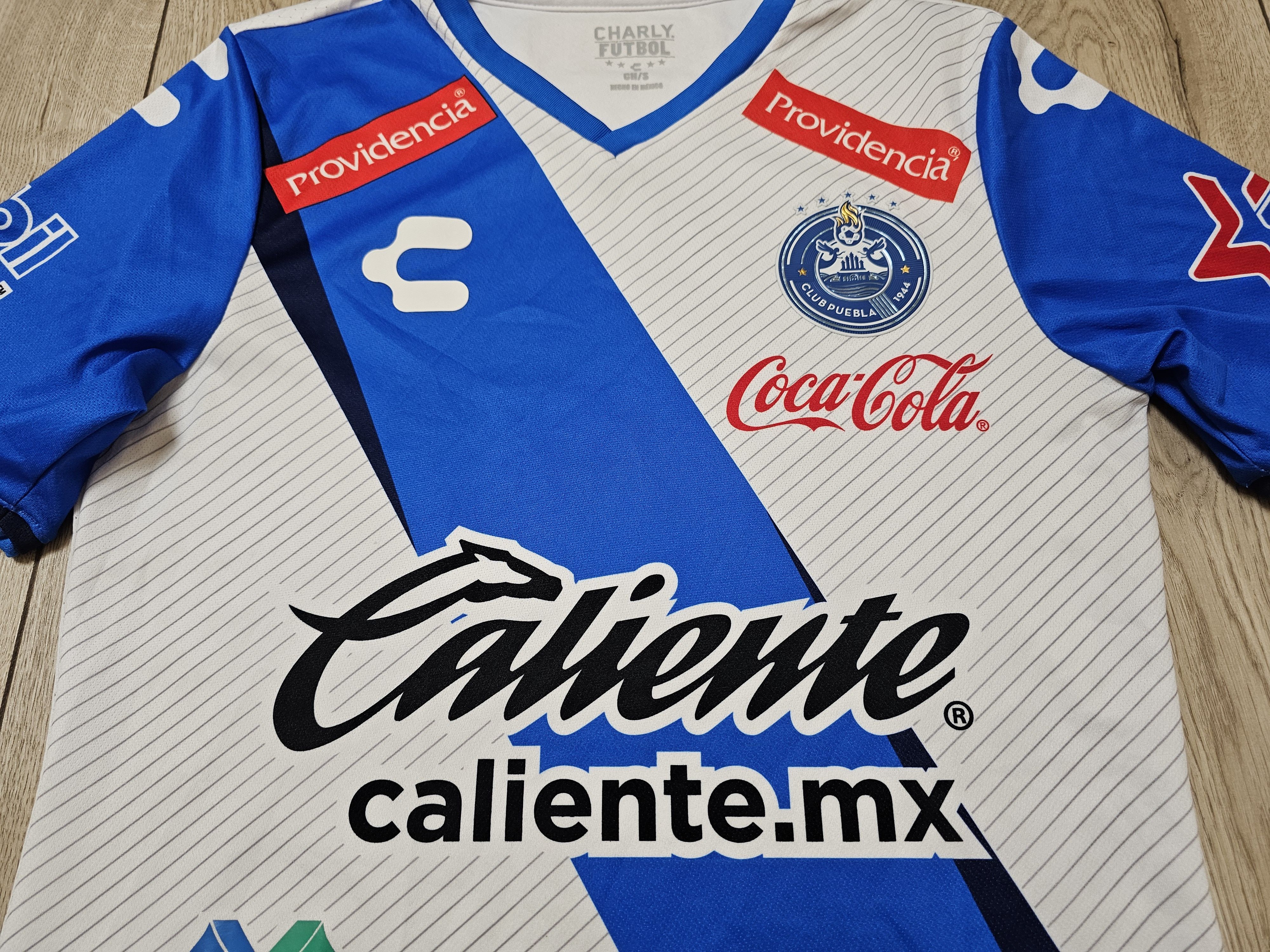 All Sport CLUB PUEBLA 2016 2017 HOME FOOTBALL SOCCER JERSEY MEXICO Size US S / EU 44-46 / 1 - 3 Thumbnail