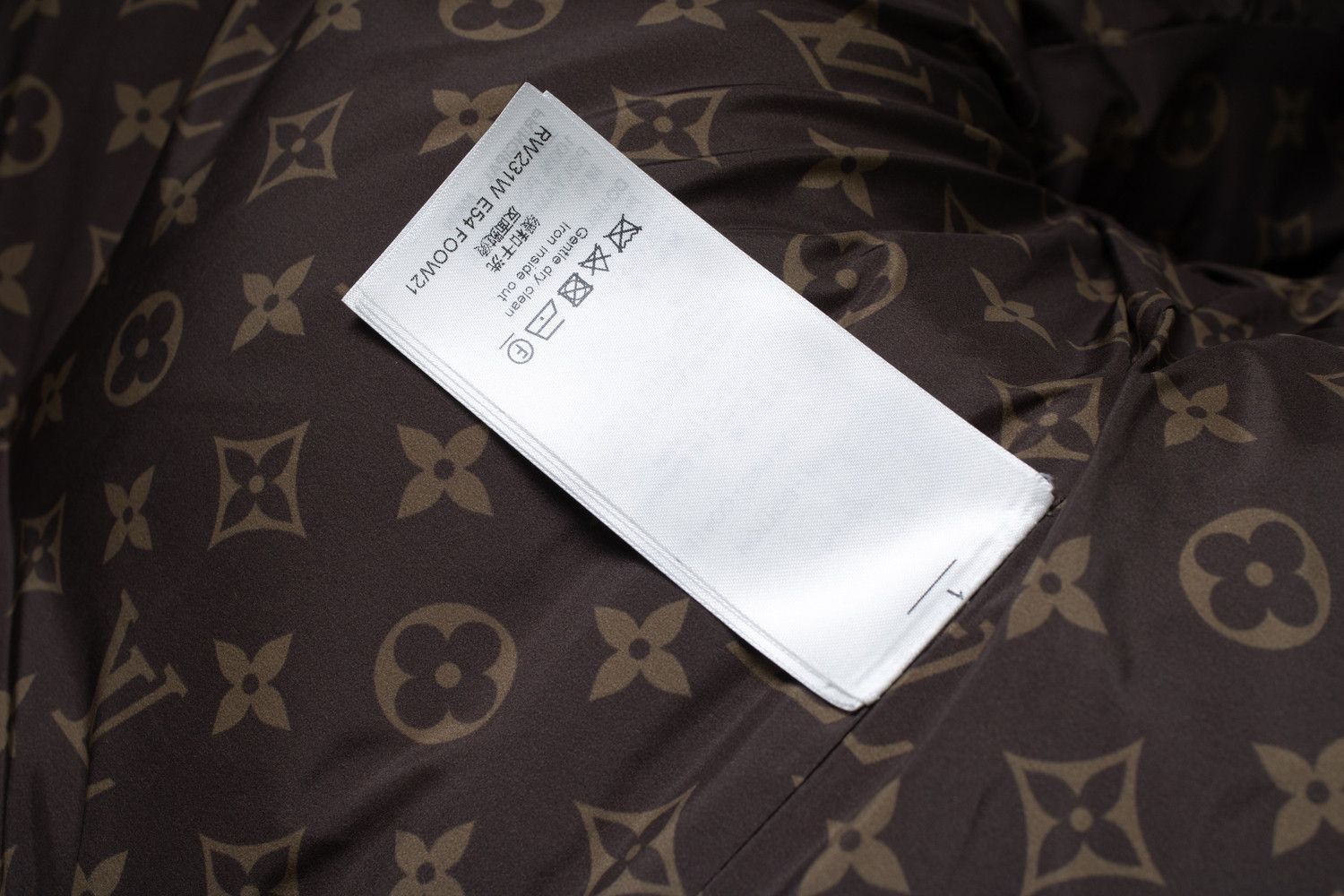 Louis Vuitton Louis Vuitton, long sleeved pillow puffer jacket Size S / US 4 / IT 40 - 5 Thumbnail