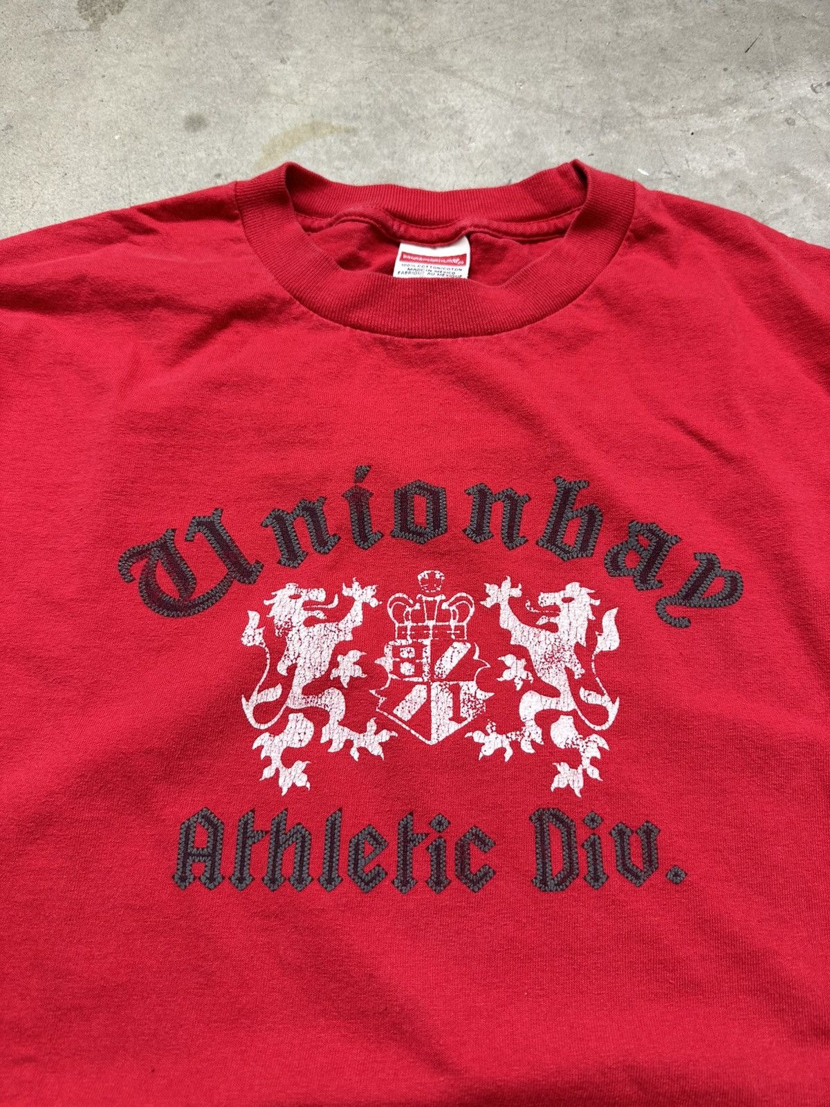 UNIONBAY Unionbay Crest Logo Tee Large Red Size US L / EU 52-54 / 3 - 2 Thumbnail