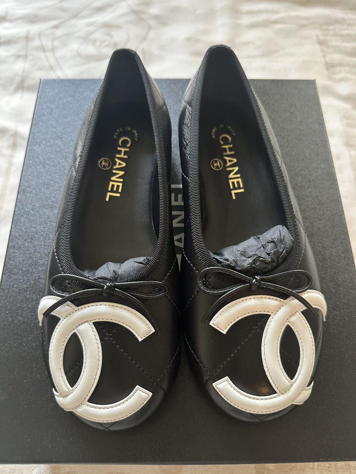 Chanel Chanel 2026M coco beach Cambon flats Black color size 37 Size US 7 / IT 37 - 2 Thumbnail