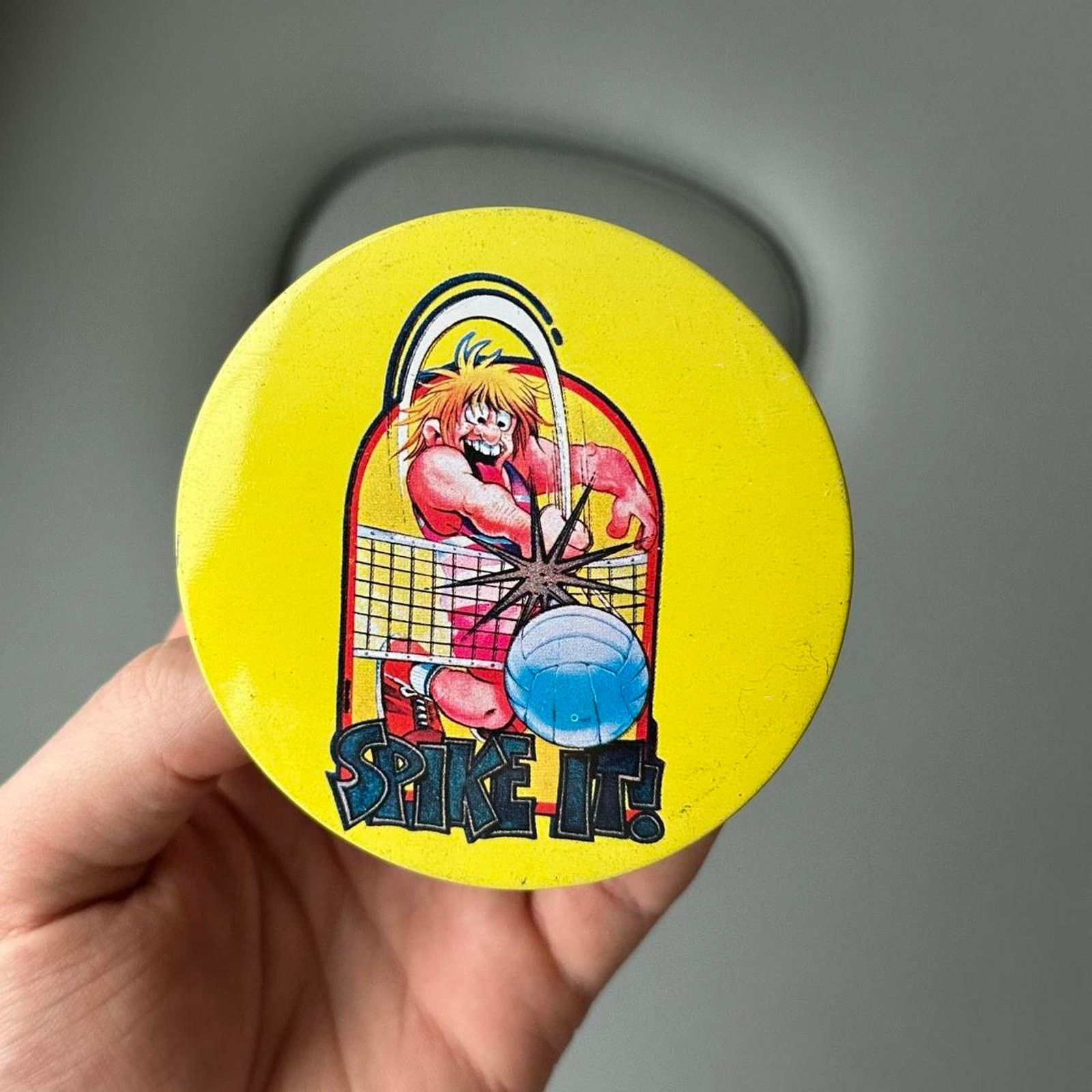 Vintage Vintage 60s 70s Cartoon Big Round Yellow Metal Button Pin Size ONE SIZE - 5 Thumbnail