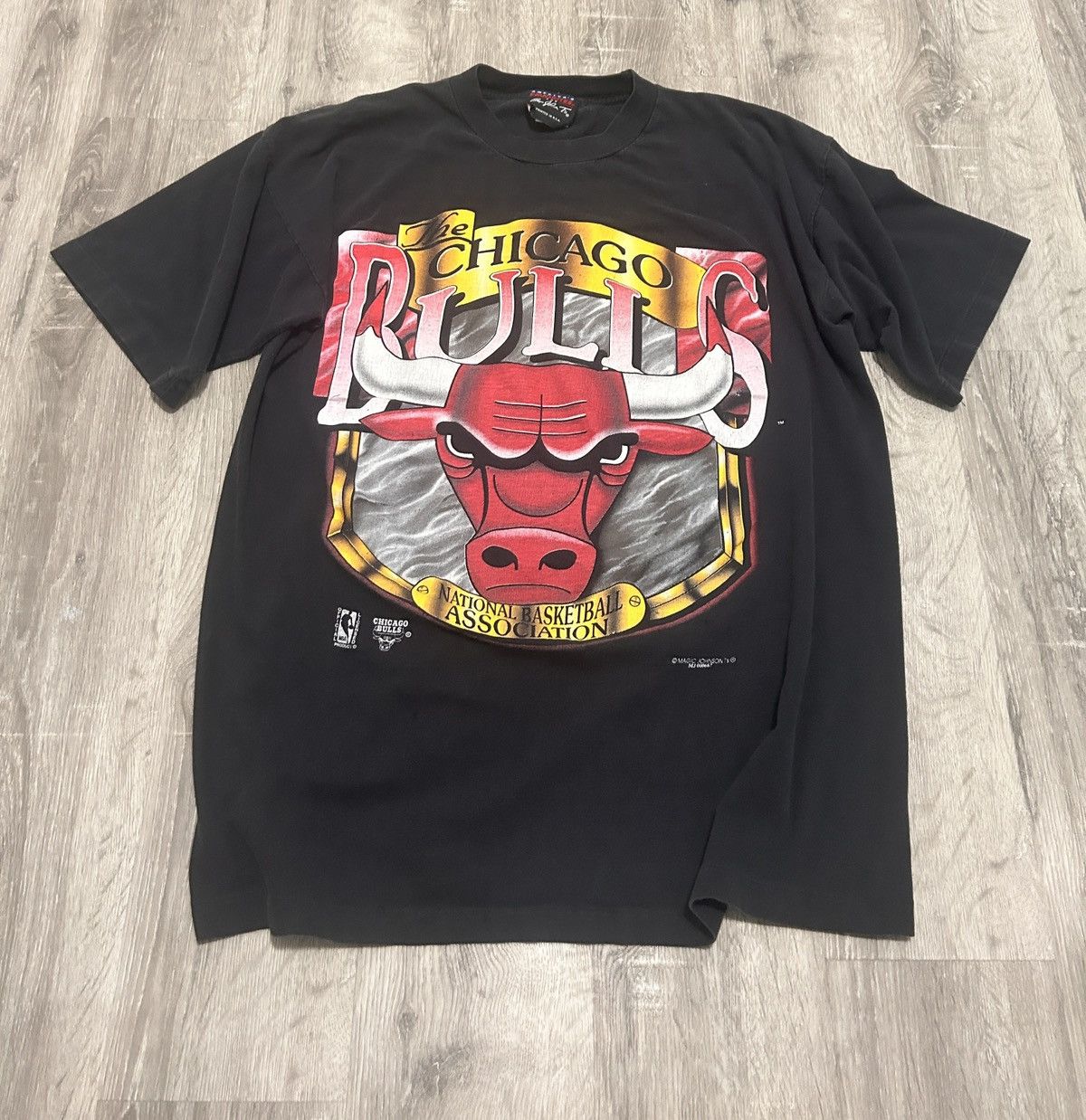 Other RARE 90s Magic Johnson T’s Chicago Bulls NBA Graphic Tee Size US L / EU 52-54 / 3 - 1 Thumbnail