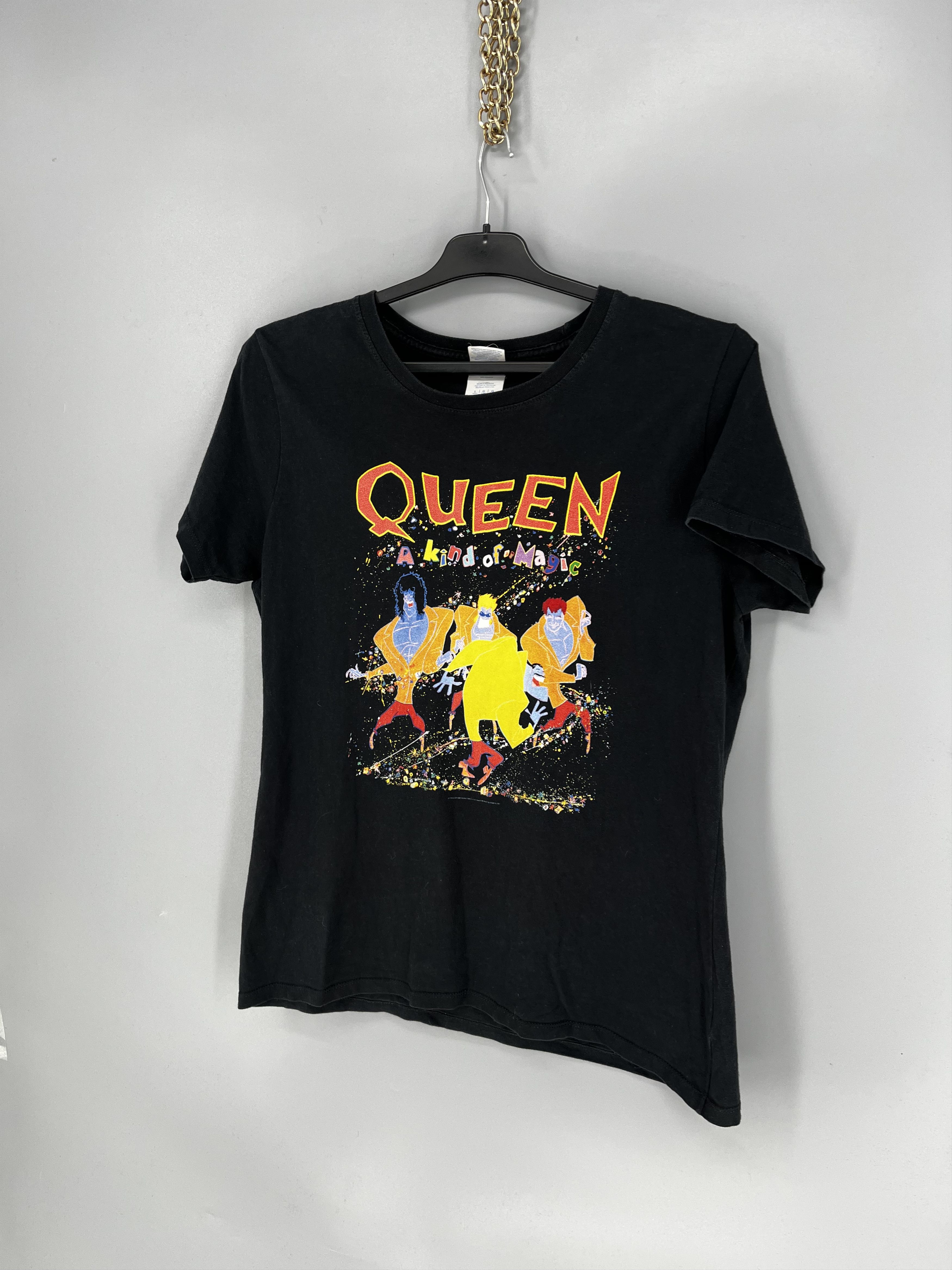 Band Tees Queen Vintage 2000s A Kind of Magic Rock Band Tee Size US M / EU 48-50 / 2 - 3 Thumbnail