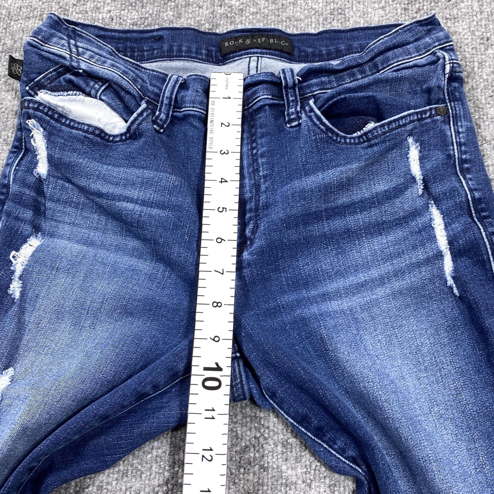 Vintage Rock & Republic Jeans Womens 28 Blue Skinny Medium Wash Slim Distressed Denim Size 28" / US 6 / IT 42 - 4 Thumbnail