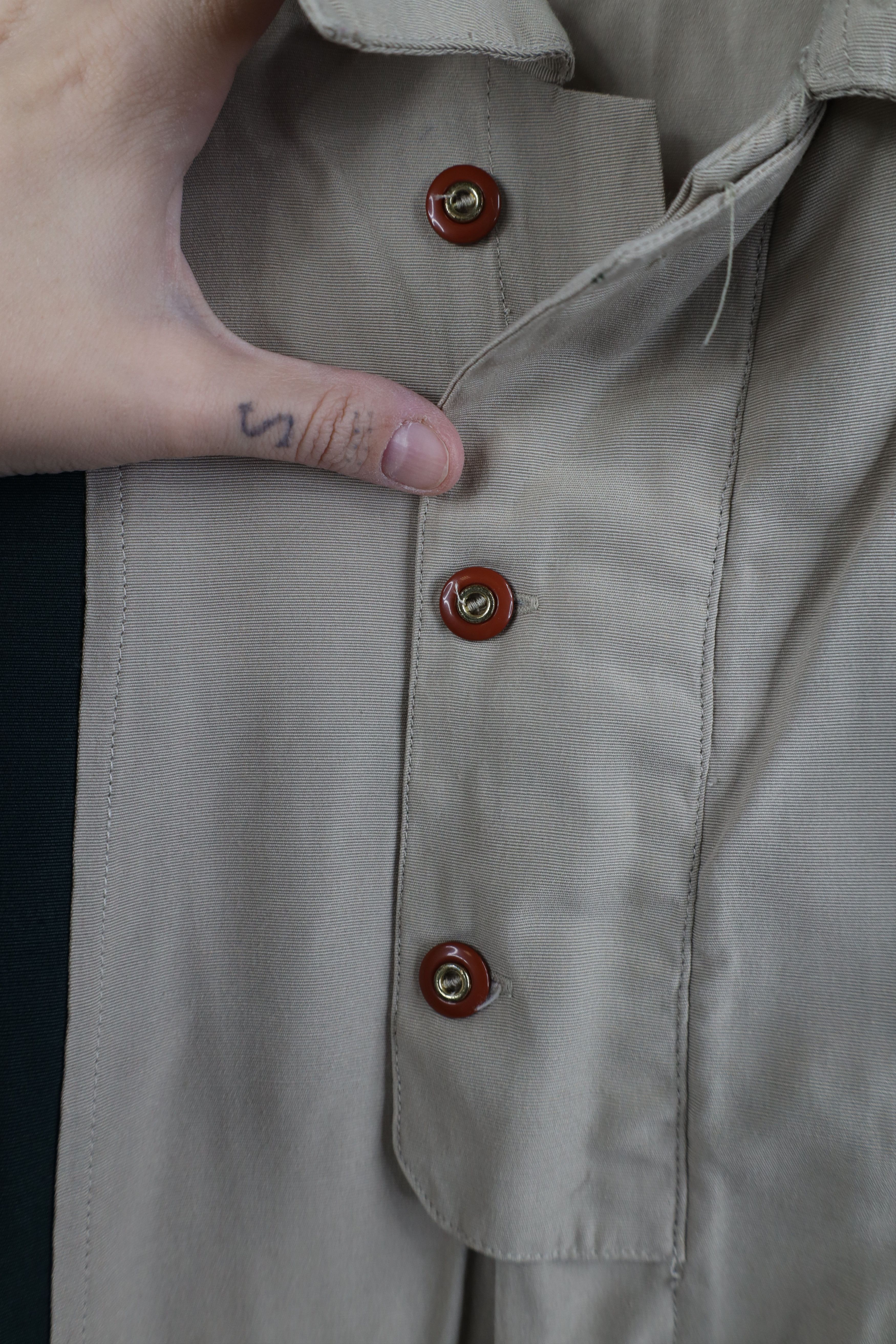 Vintage Vintage 90s Rockabilly Baggy Collared Button Shirt Beige Size US XL / EU 56 / 4 - 7 Thumbnail