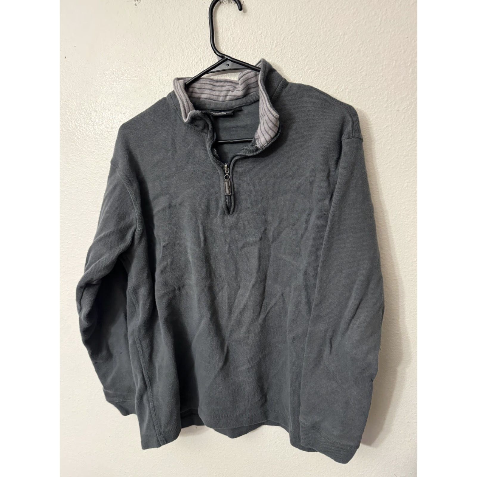 Beverly Hills Polo Club Beverly Hills Polo Club 1/4 Zip Gray Pullover Men’s Large Shirt Adult Large Gray 1/4 Zip Sweater Polo Club City USA Modern Size US L / EU 52-54 / 3 - 2 Thumbnail