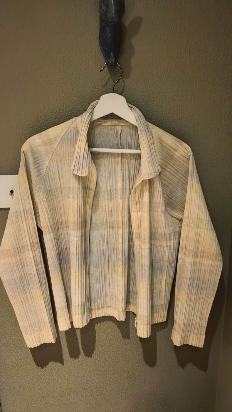 Issey Miyake Issey Miyake size:4 Off-white pleated coat Size XS / US 0-2 / IT 36-38 - 1 Thumbnail
