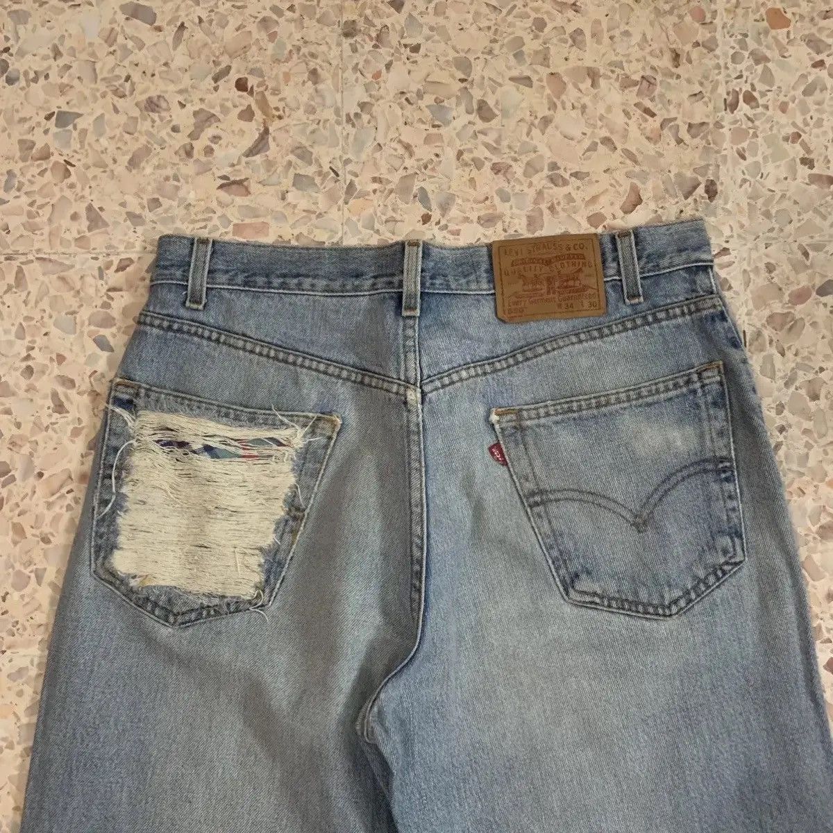 Levi's Levi’s 550 Jeans Ripped Denim Levis Light Wash Pants Size US 32 / EU 48 - 7 Thumbnail