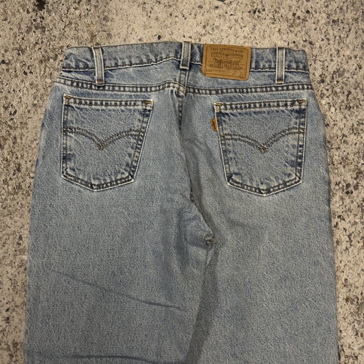 Levi's Vintage 90s Levi’s 550 Light Wash Faded Denim Jeans 31x27 Size US 31 - 4 Thumbnail