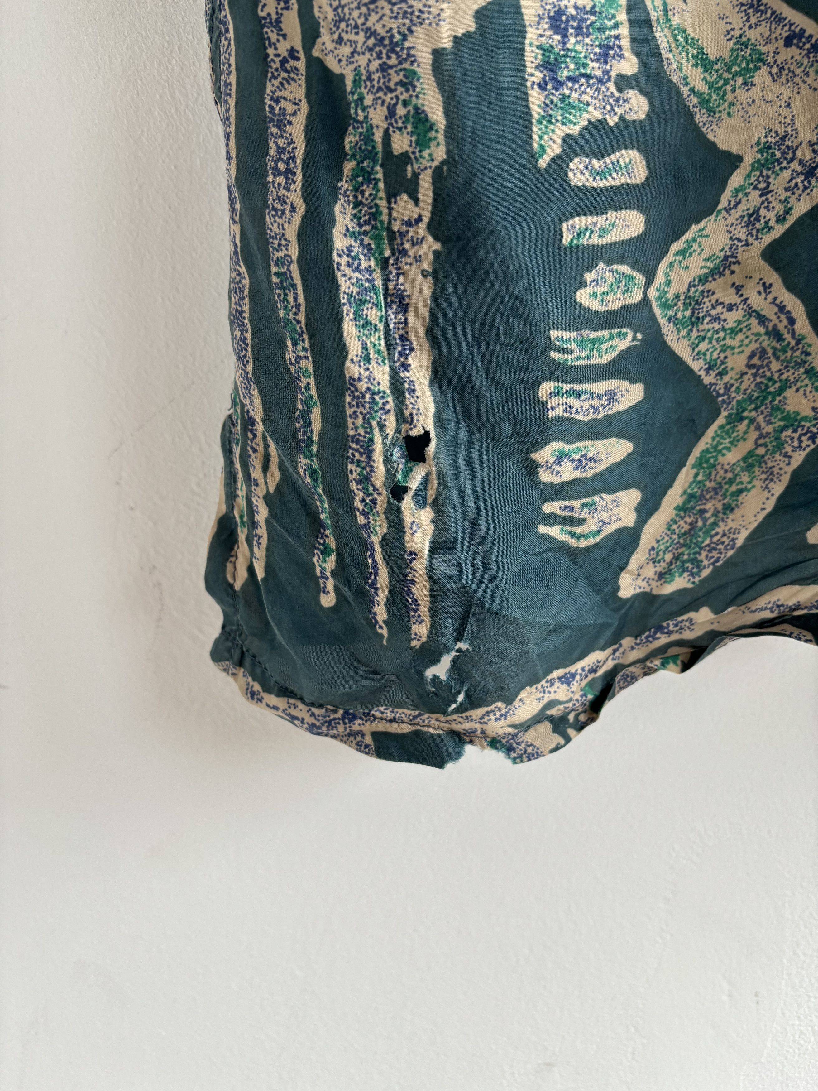 Japanese Brand × SikSilk × Vintage Vintage Silk Abstract Shirt Size US M / EU 48-50 / 2 - 10 Thumbnail