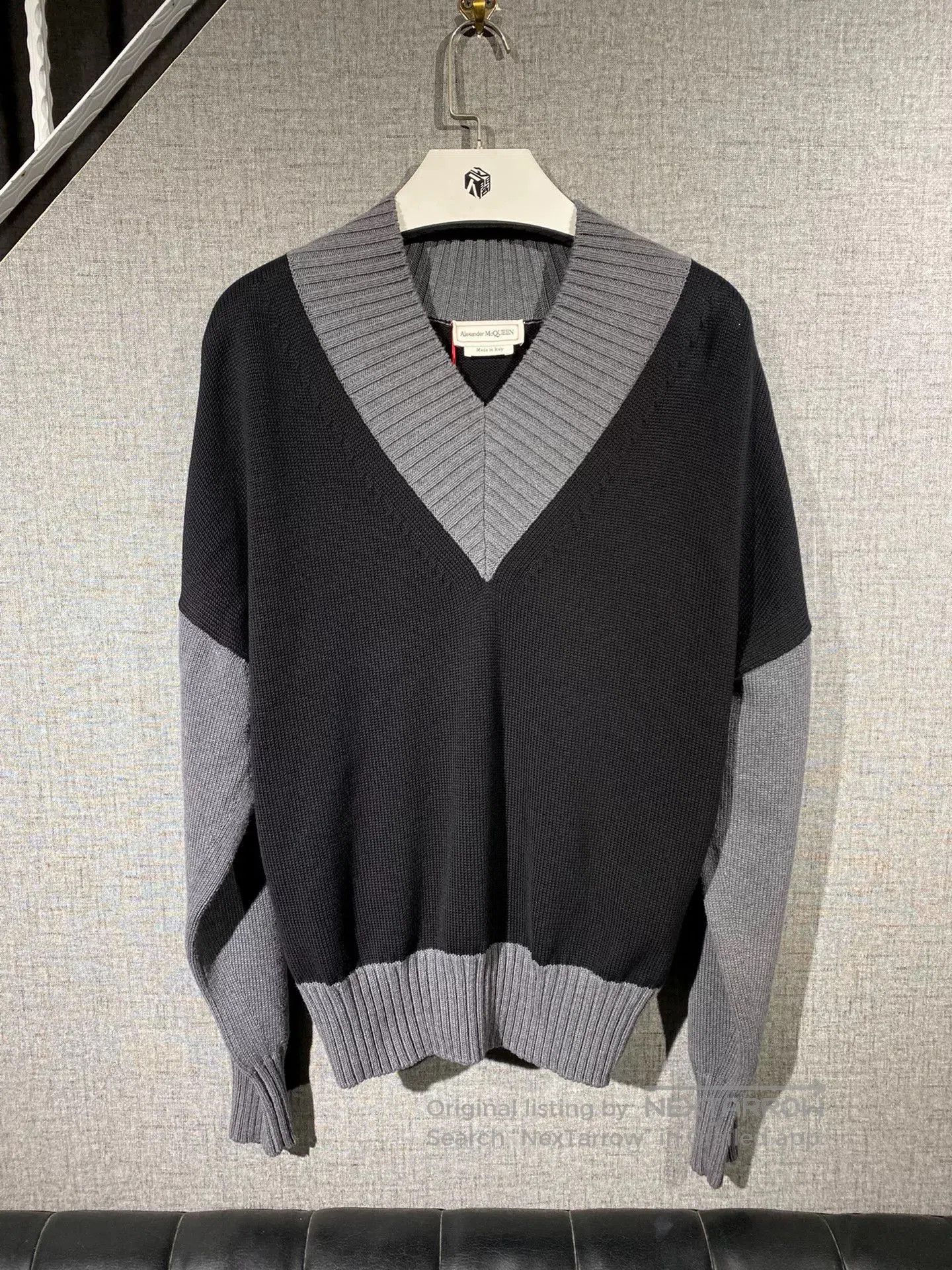 Alexander McQueen alexander mcqueen men's sweater in black and gray. Size US S / EU 44-46 / 1 - 1 Thumbnail