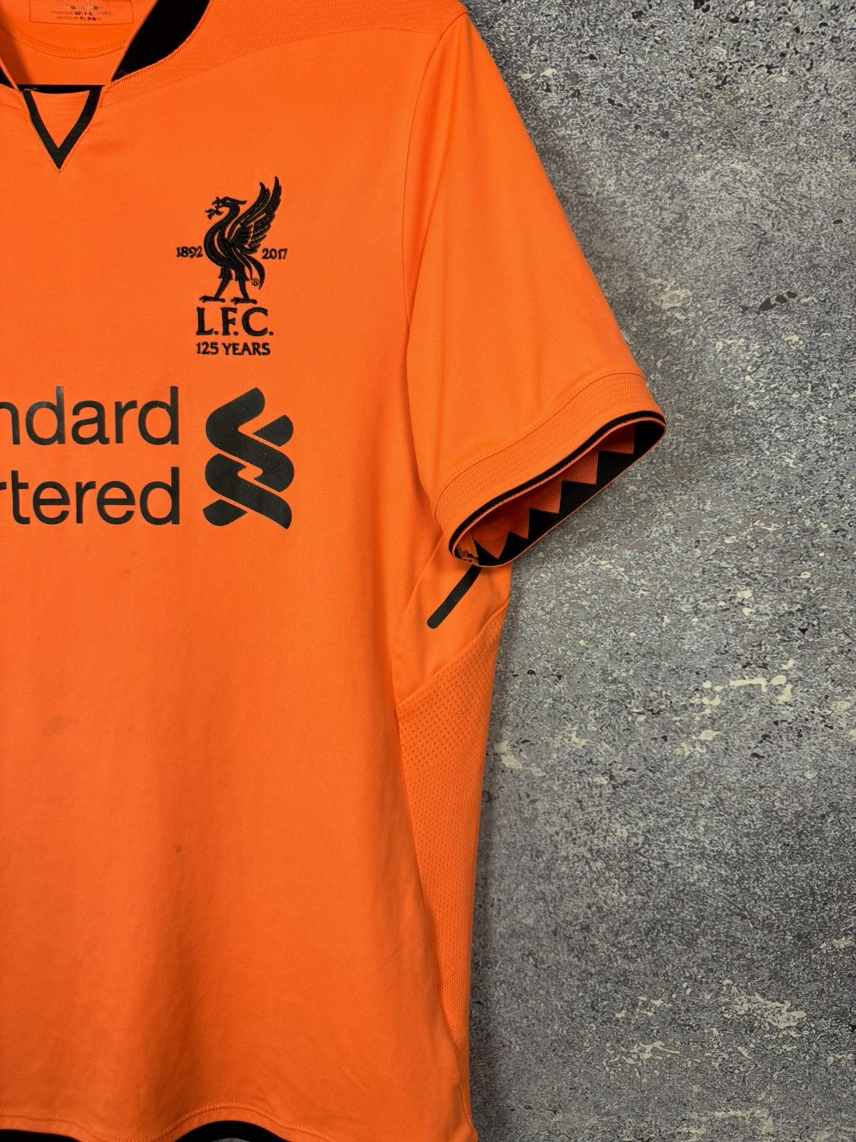 New Balance × Vintage Vintage Liverpool 2017/18 Third New Balance Soccer Jersey Size US M / EU 48-50 / 2 - 3 Thumbnail