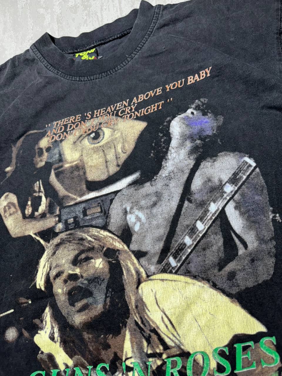 Band Tees Vintage Guns N Roses 1996 Official Tony&Guy Licensed Product Size US M / EU 48-50 / 2 - 4 Thumbnail