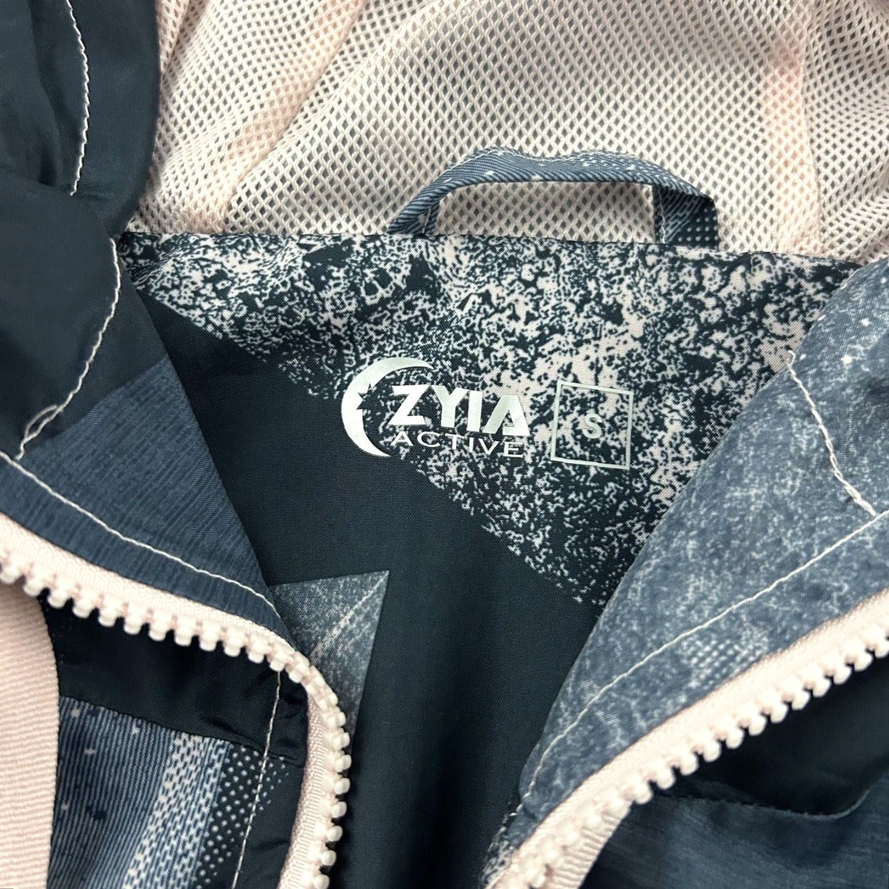 Vintage ZYIA Active Full Zip Hooded Windbreaker Jacket Women's Small Blue Pink Size S / US 4 / IT 40 - 2 Thumbnail