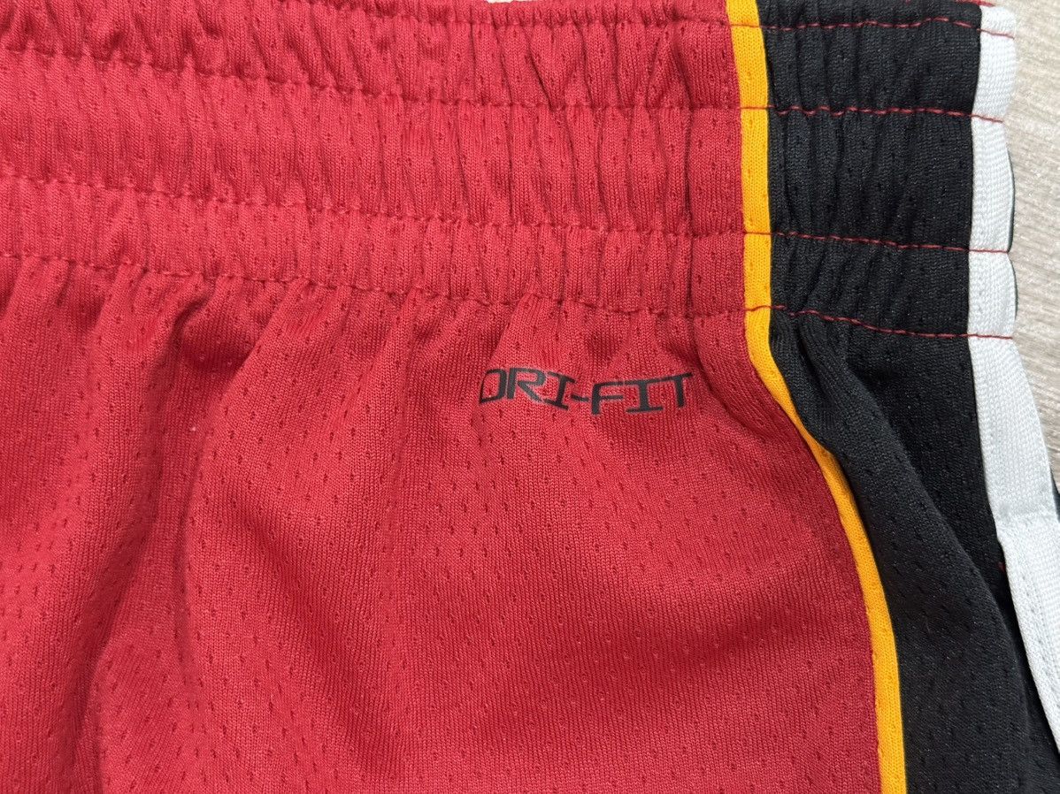 Jordan Brand Jordan Miami Heat CV9566-608 Swingman Red Shorts Sz L Large Size US 36 / EU 52 - 12 Thumbnail