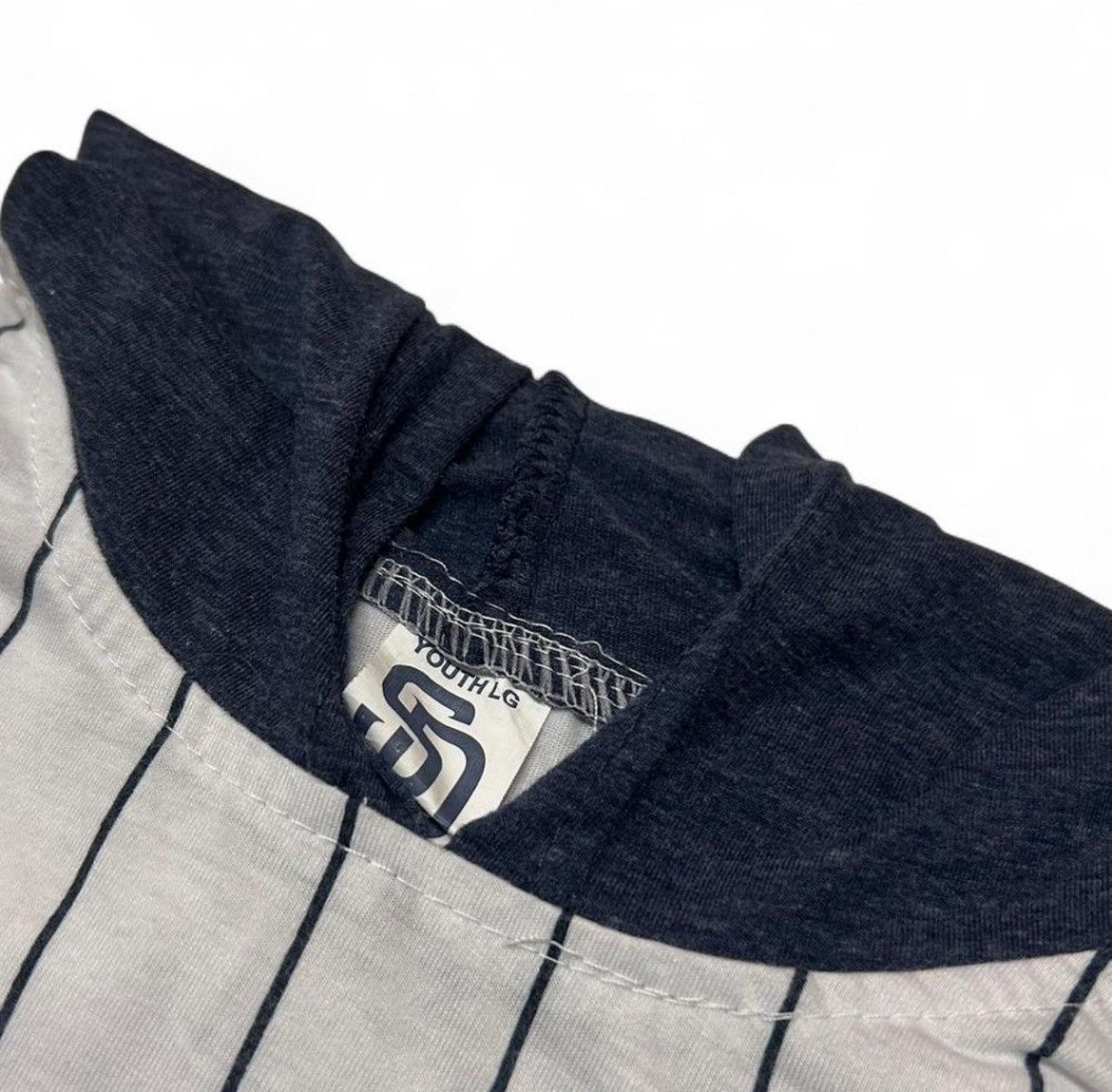Other (L) Youth White San Diego Padres Vintage Lightweight Hoodie Size US L / EU 52-54 / 3 - 4 Thumbnail