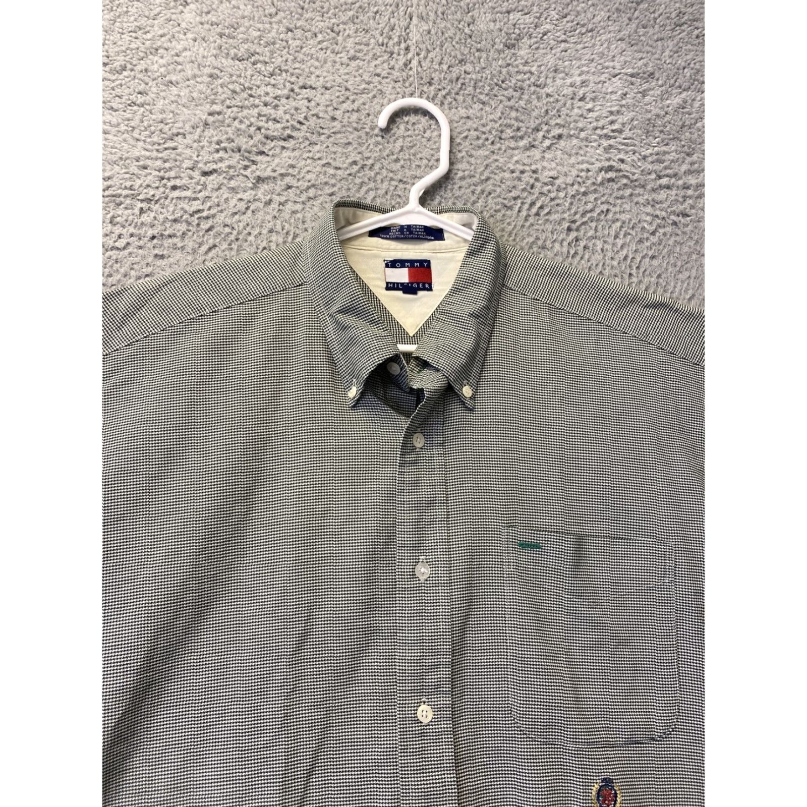 Tommy Hilfiger Vintage Tommy Hilfiger button Shirt Logo Long Sleeve Large 108-18 Size US L / EU 52-54 / 3 - 3 Thumbnail