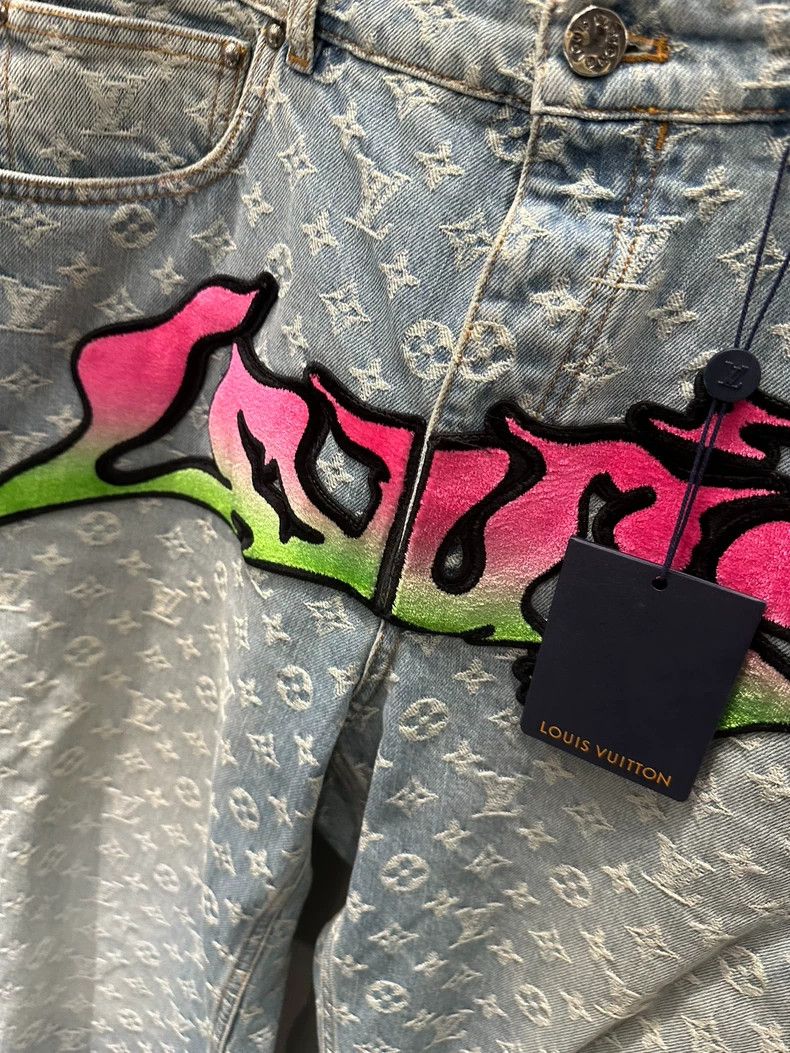 Louis Vuitton Louis Vuitton Flocked, doodle and presbyopic jeans Size US 33 - 5 Thumbnail