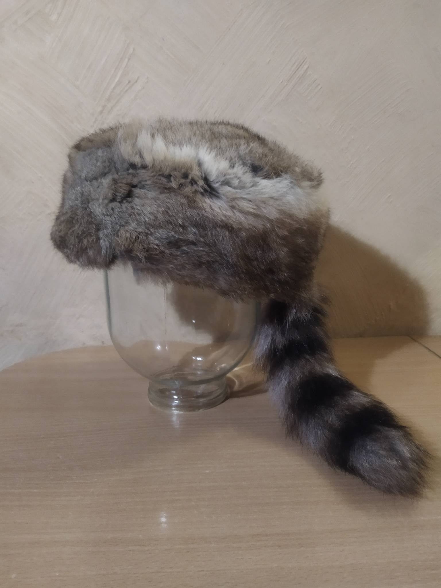 Vintage Fur hat 'Coonskin Cap', Canada. Size ONE SIZE - 5 Thumbnail