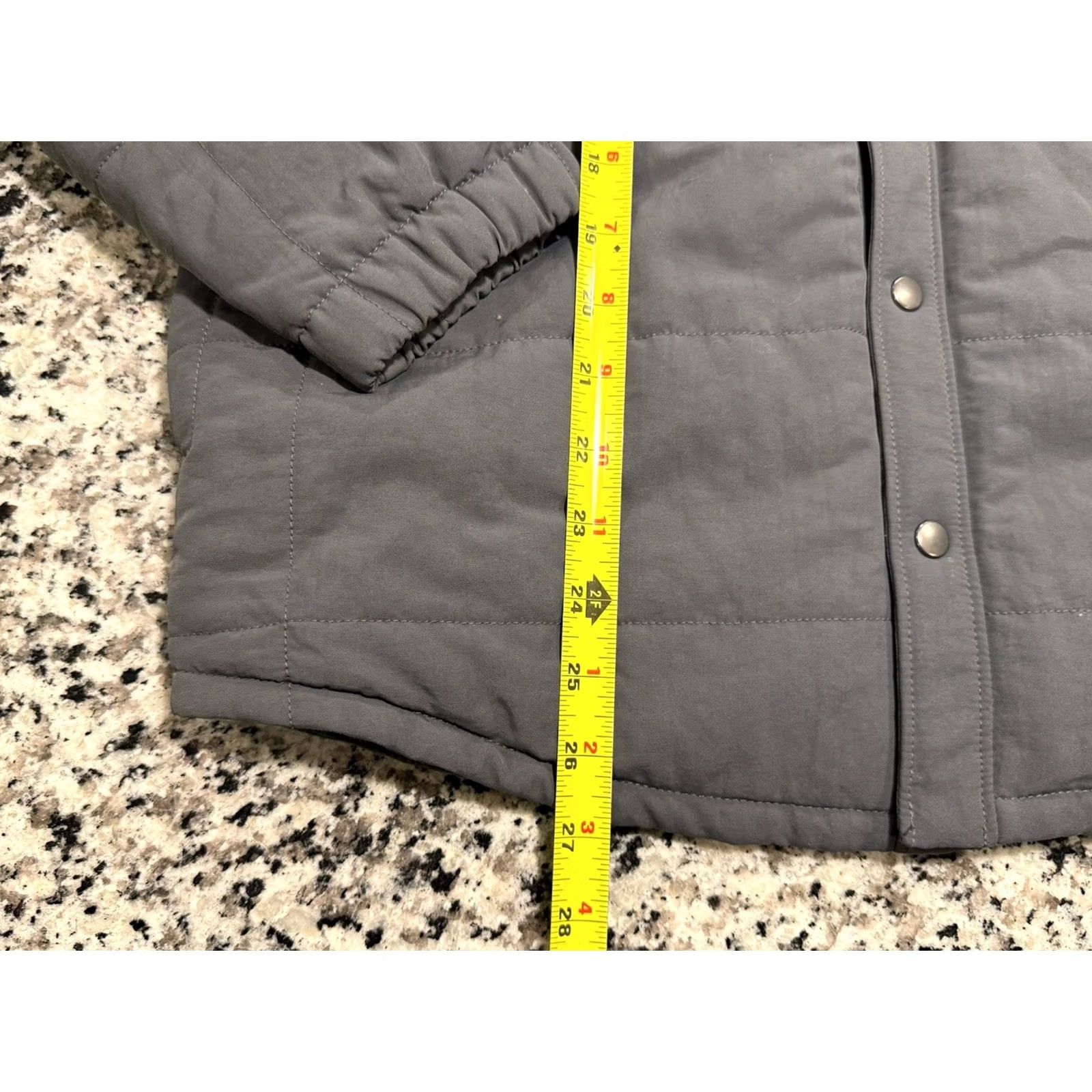 Patagonia Patagonia Shirt Jacket Mens Small Gray Fleece Lined Isthmus Quilted Shacket Shirt Jacket Mens Small Gray Quilted Shacket Patagonia Size US S / EU 44-46 / 1 - 4 Thumbnail