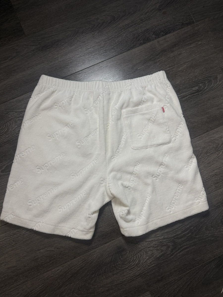 Supreme Supreme Terry Jacquard Logo Short White (SS19) Size US 33 - 3 Thumbnail