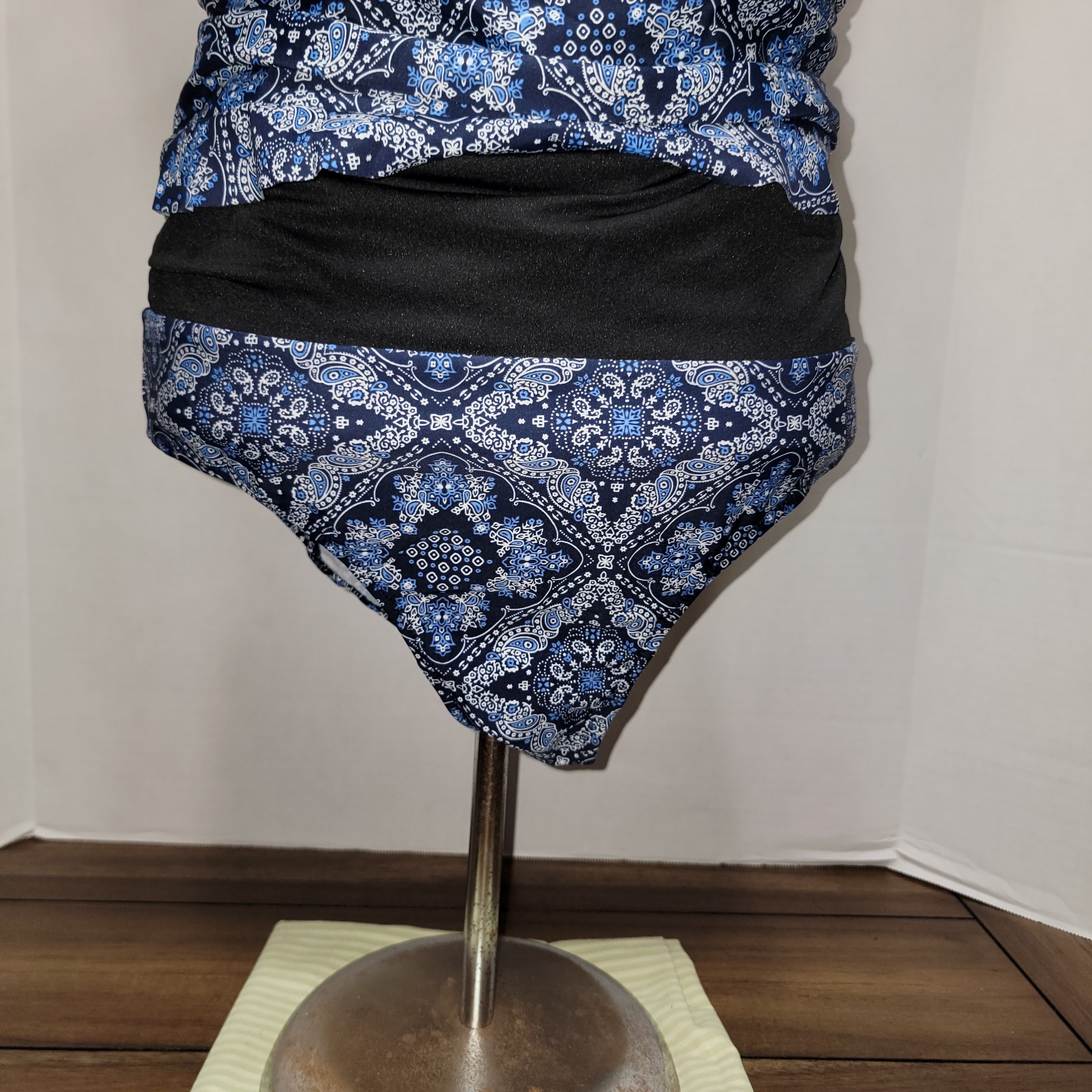 Other Shore Shapes 1 Pc Swimwear w/ Padded Bra - Size 8 Size M / US 6-8 / IT 42-44 - 7 Thumbnail