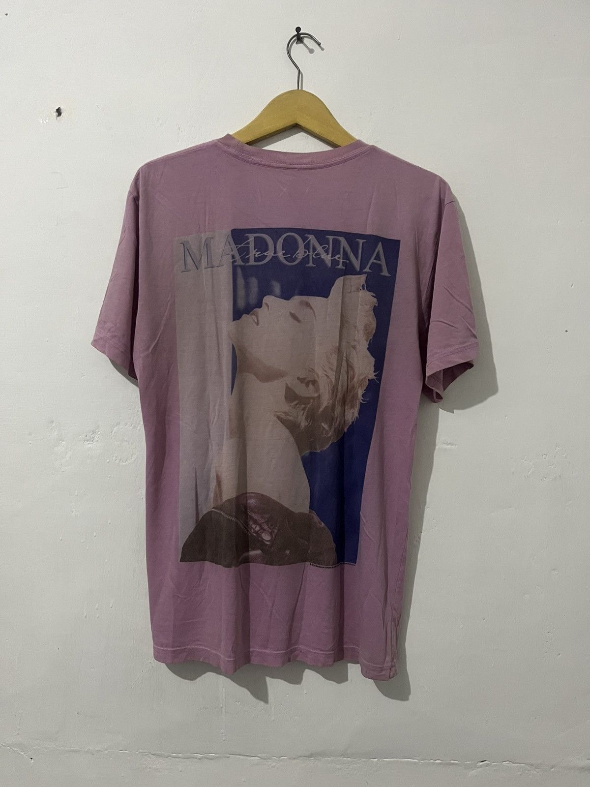 Band Tees MADONNA T-SHIRT 2018 Merchandise Size US L / EU 52-54 / 3 - 2 Thumbnail