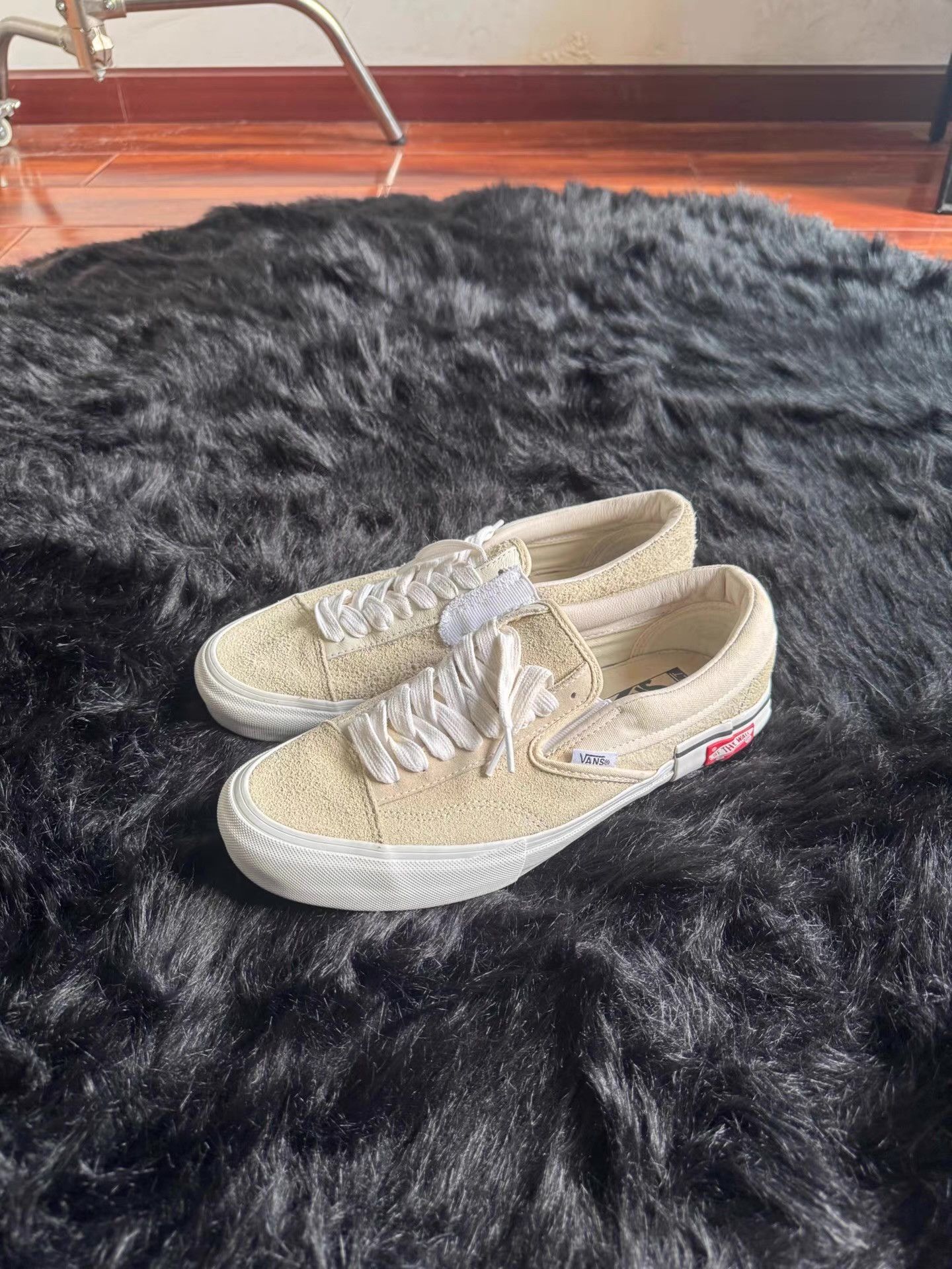 Vans Vans Vault Slip-On Cap LX Q17 Size US 9 / EU 42 - 1 Thumbnail