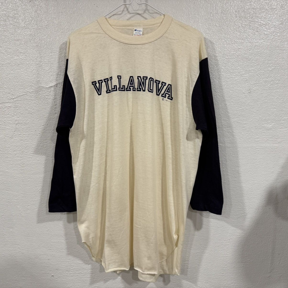 Champion Vintage Villanova Champion Cream Blue Raglan Top Tee Shirt Size US XL / EU 56 / 4 - 1 Thumbnail