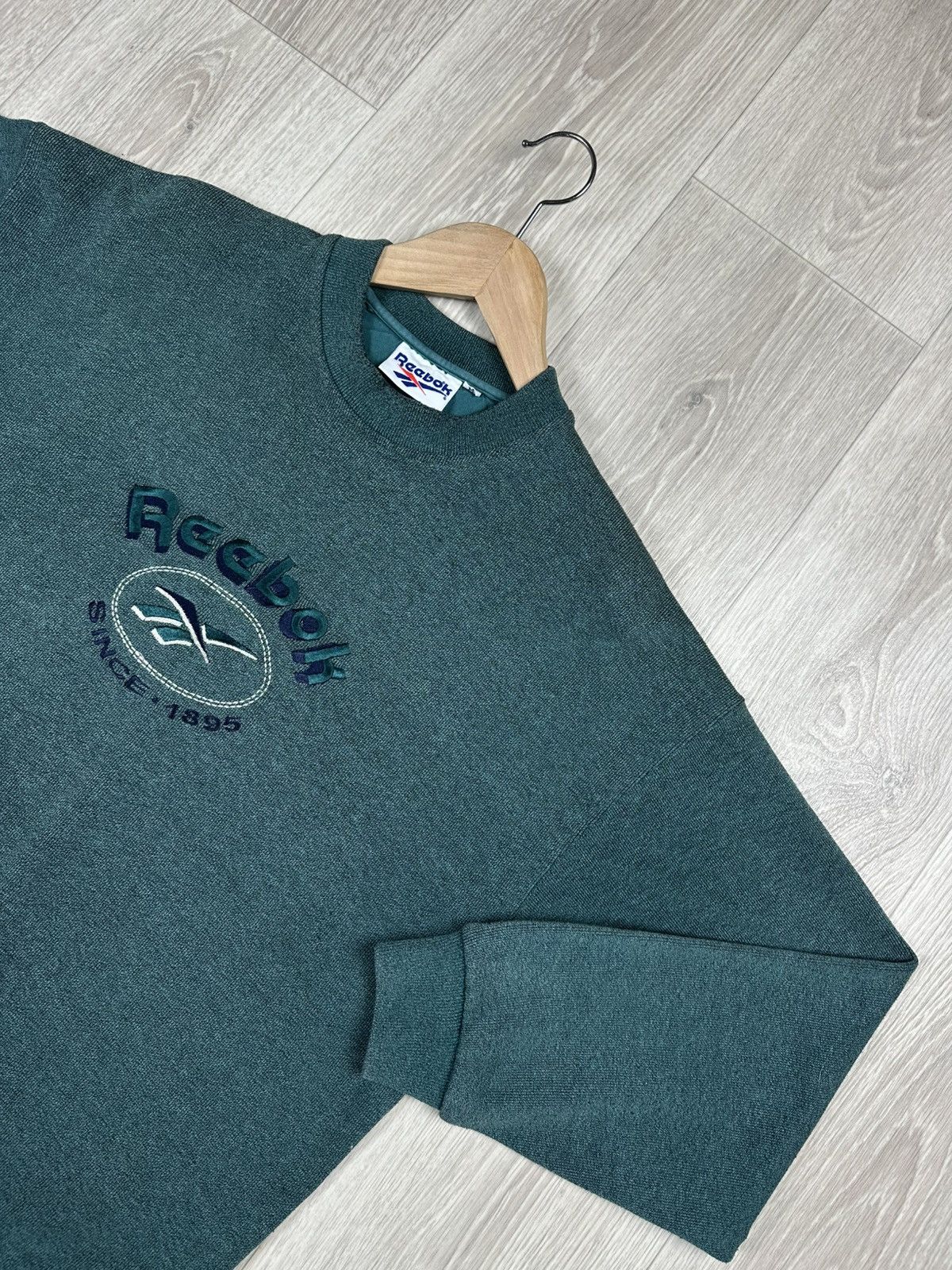 Reebok × Vintage Vintage Reebok Crewneck Sweatshirt 90s Boxy Fit Size M Size US M / EU 48-50 / 2 - 2 Thumbnail