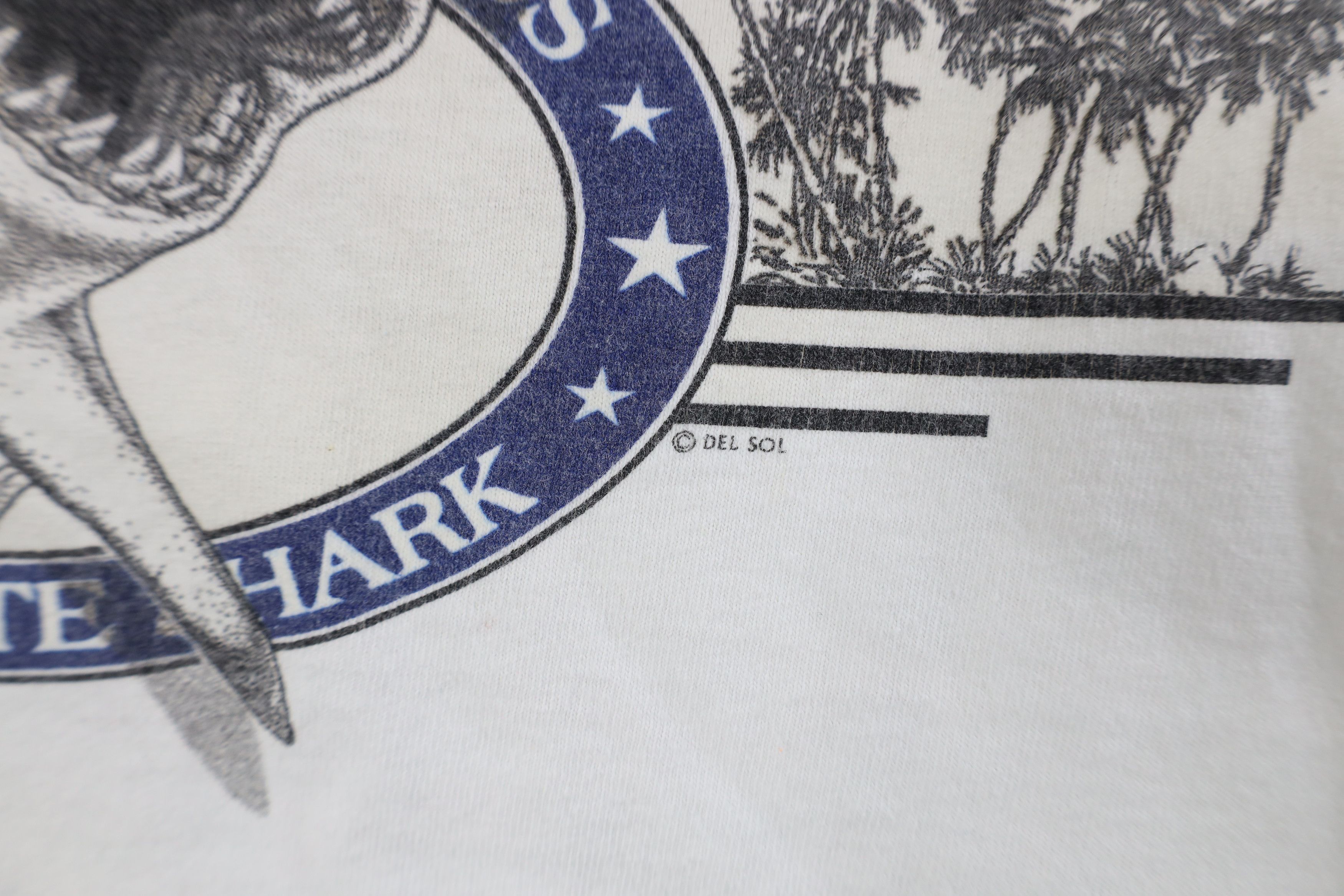 Vintage Vintage 90s Y2K Streetwear Michigan Great Shark T-Shirt Size US XL / EU 56 / 4 - 5 Thumbnail