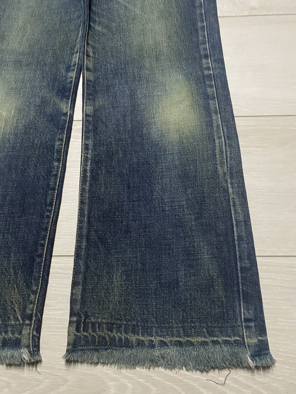 Japanese Brand Vintage Japanese Brand Mud Wash Frayer Baggy Jeans Size US 26 / EU 42 - 8 Thumbnail