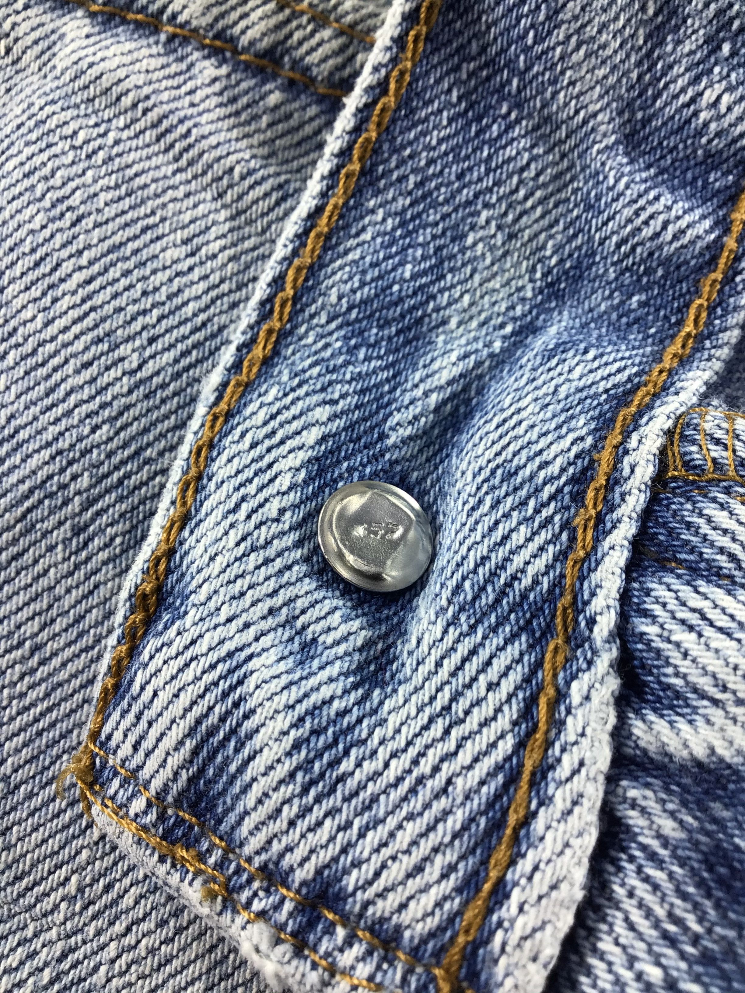 Levi's Vintage Levis 505 Jeans Light Wash Denim -J578 Size US 35 - 10 Thumbnail