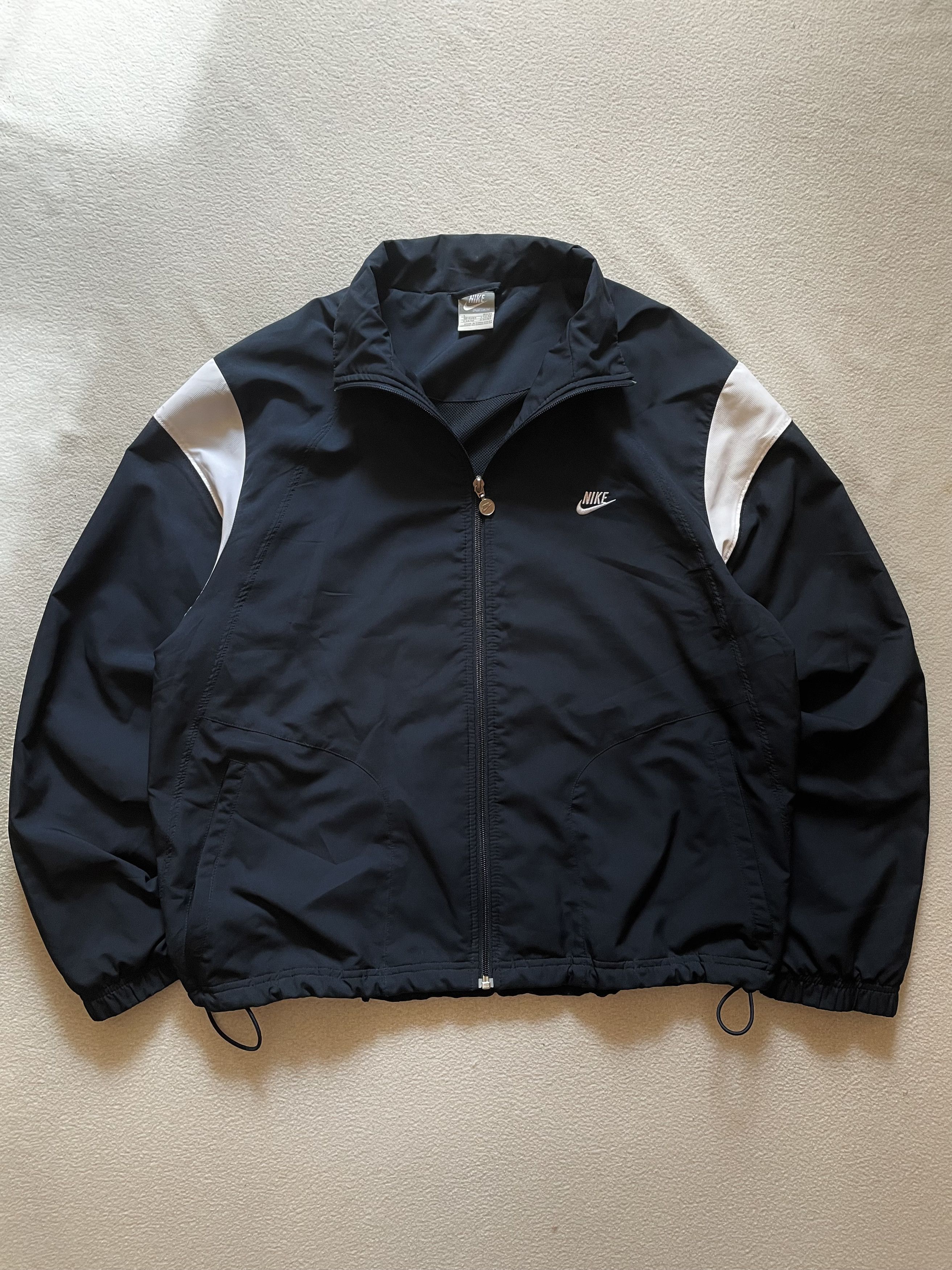 Nike Vintage 00s Nike Light Jacket/Windbreaker Mini Logo Boxy Fit Size US L / EU 52-54 / 3 - 6 Thumbnail