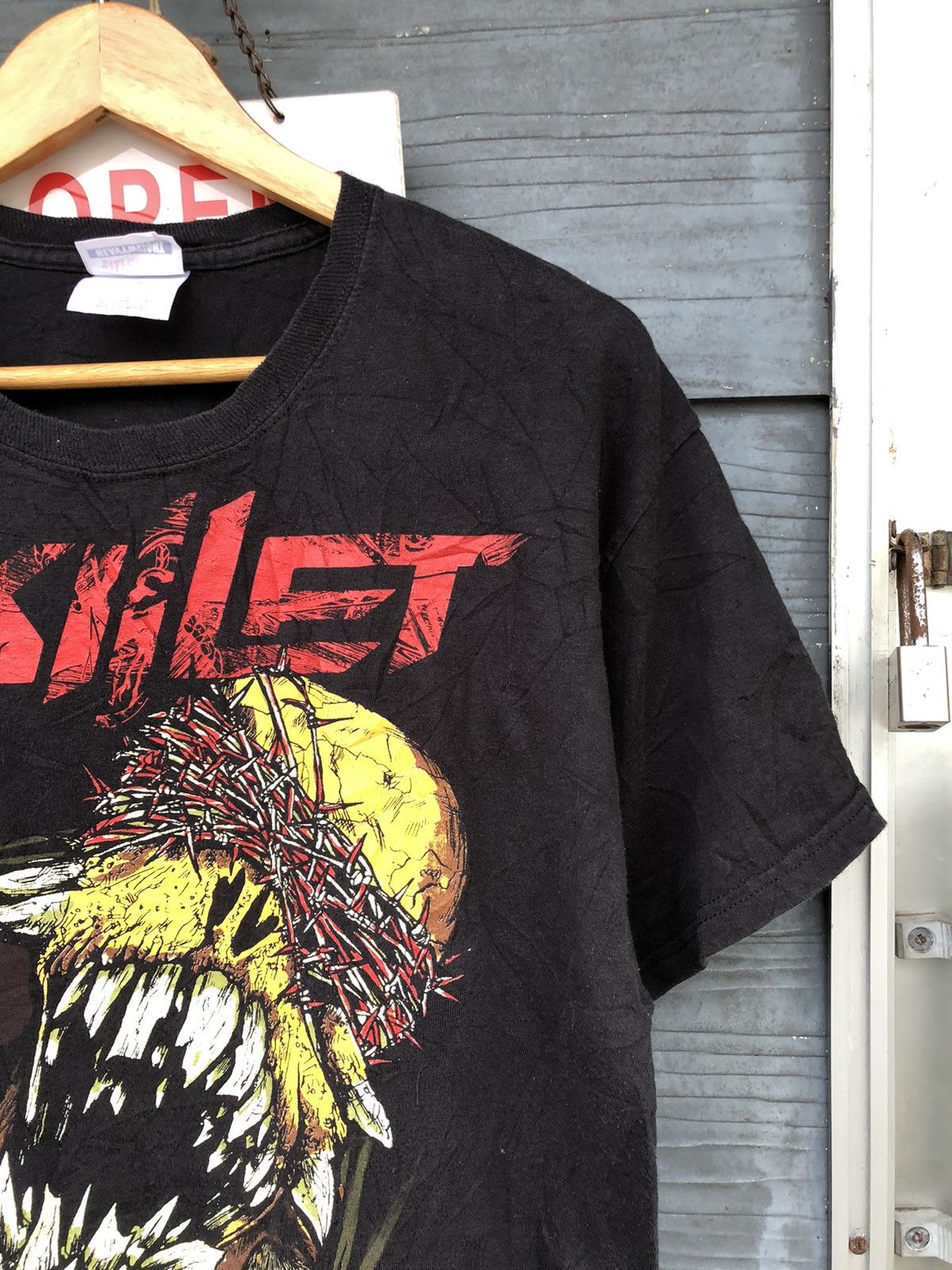 Band Tees × Vintage 🔥Vintage Y2K🔥Skillet Band I Fell Like A Monster Tee Size US L / EU 52-54 / 3 - 6 Thumbnail
