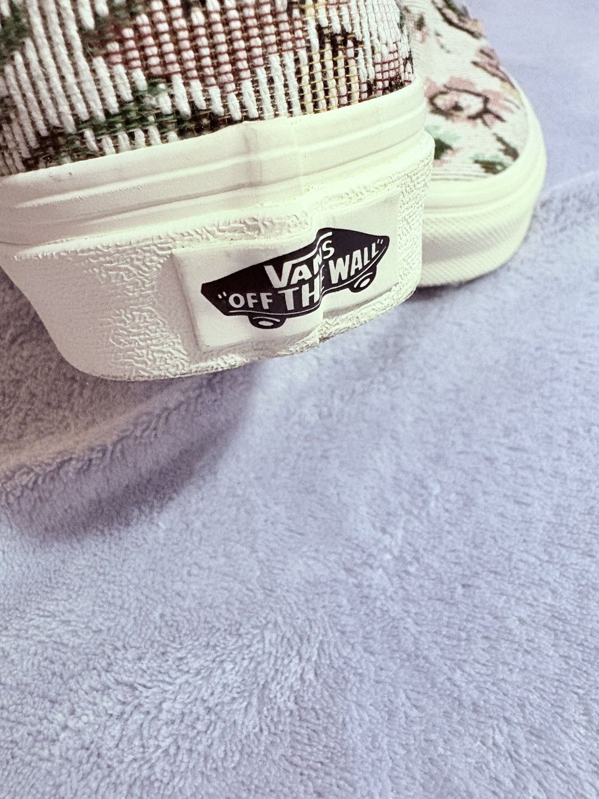 Vans Vans Classic Slip On Tapestry Floral 4.5 Men US Women Size 6 Size US 6 / IT 36 - 8 Thumbnail