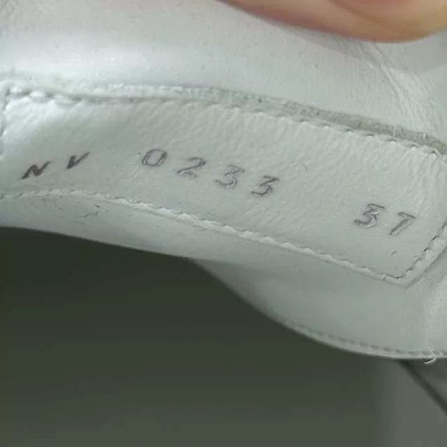 Louis Vuitton LV timeout gray all-over print sneaker 37 Size US 6.5 / IT 36.5 - 7 Thumbnail