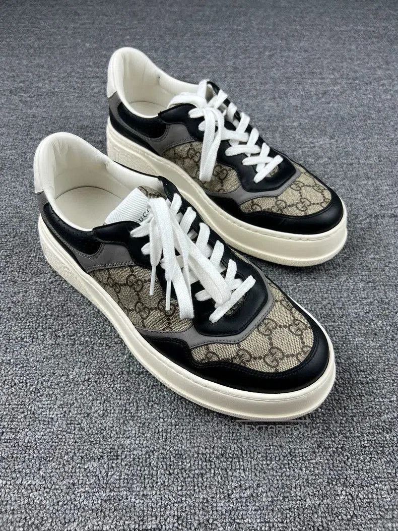Gucci Gucci Gray Logo Print Low-Top Sneakers. Size US 8 / EU 41 - 2 Thumbnail