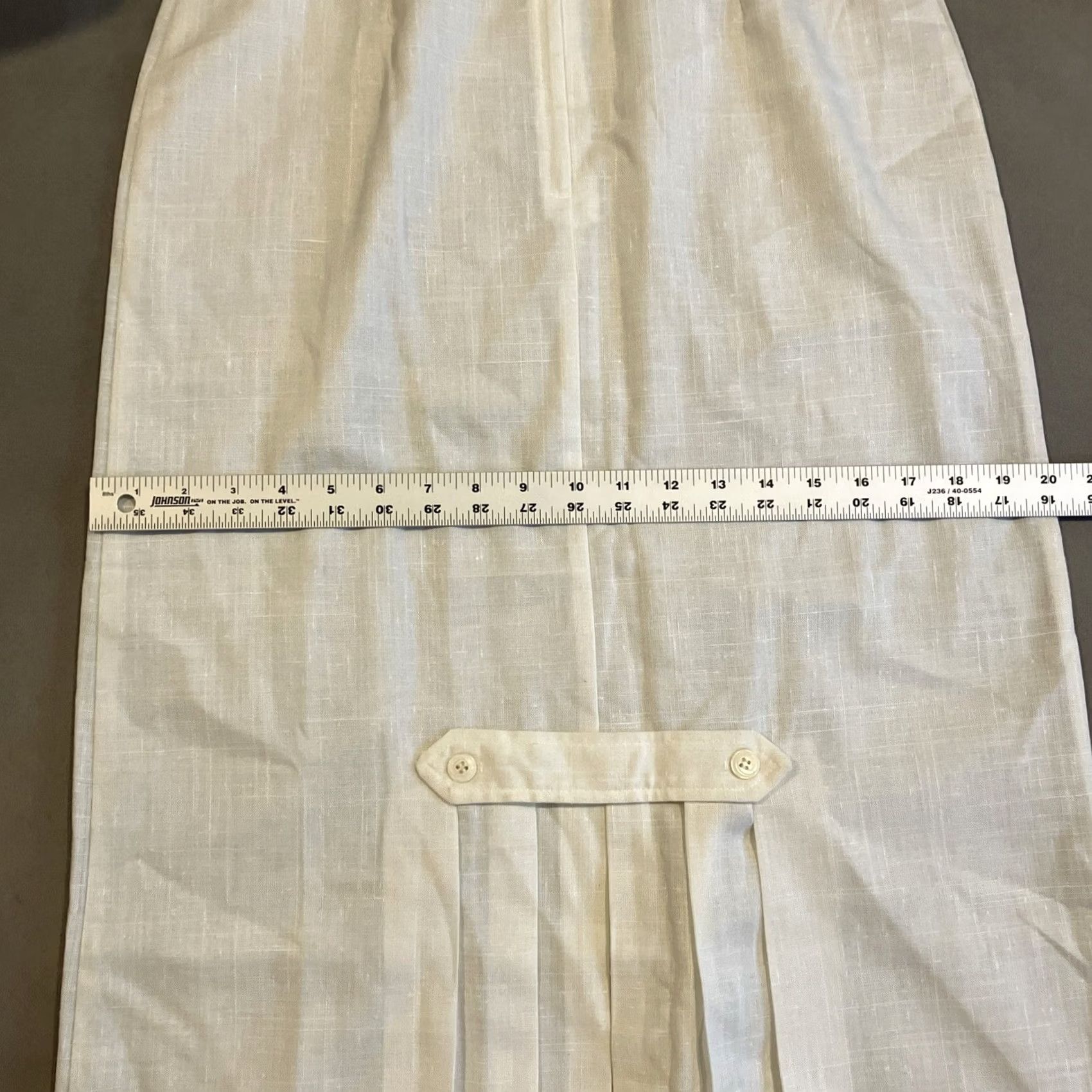 Vintage VINTAGE Michele White Linen Skirt Midi Button Belt On Back Size 11/12 Women Skirt Retro Straight & Pencil White Mens? Size 32" / US 10 / IT 46 - 5 Thumbnail