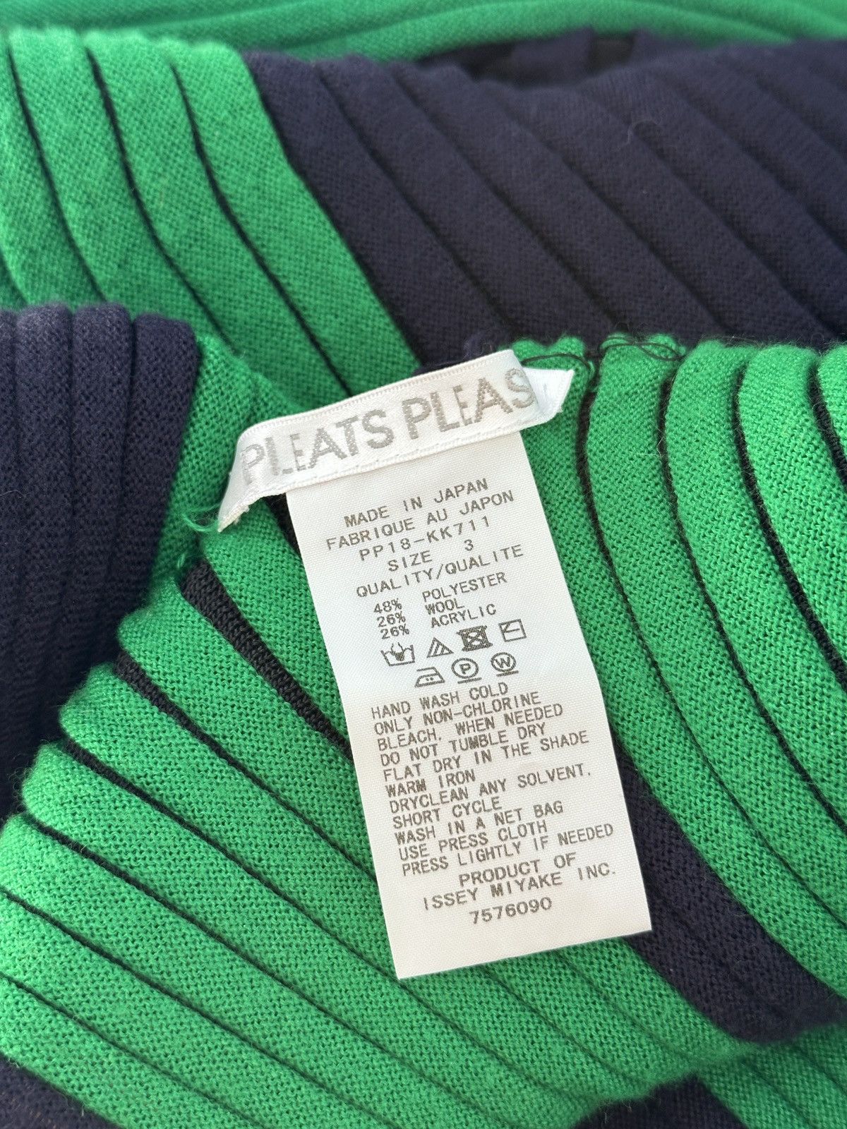Issey Miyake × Japanese Brand × Pleats Please Issey Miyake Issey Miyake Pleats Please Colorful Sweater 00s Size ONE SIZE - 9 Thumbnail