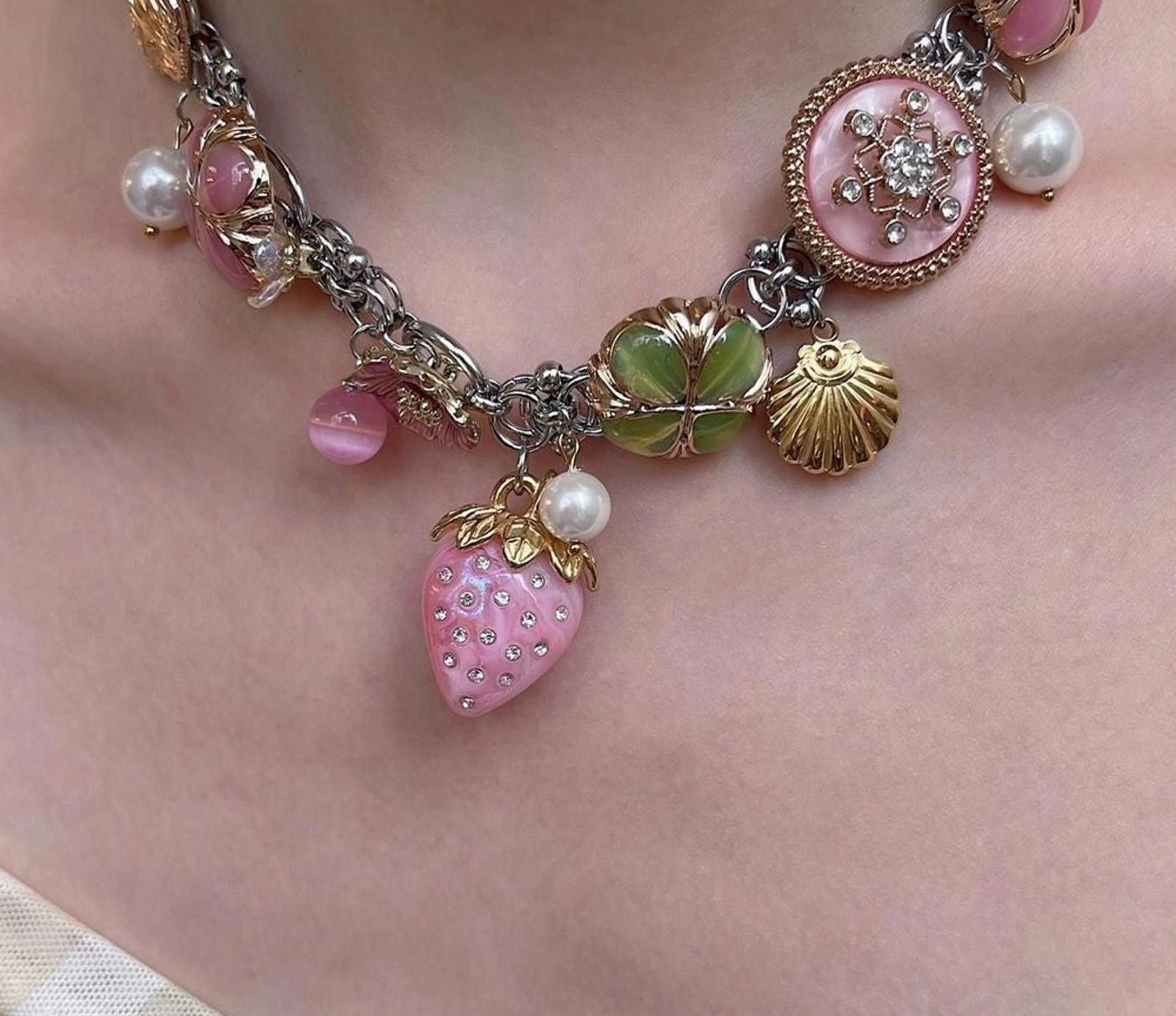 Jewelry Strawberry Pearl Necklace – Flower Pendant, Spicy Fit Size ONE SIZE - 2 Thumbnail