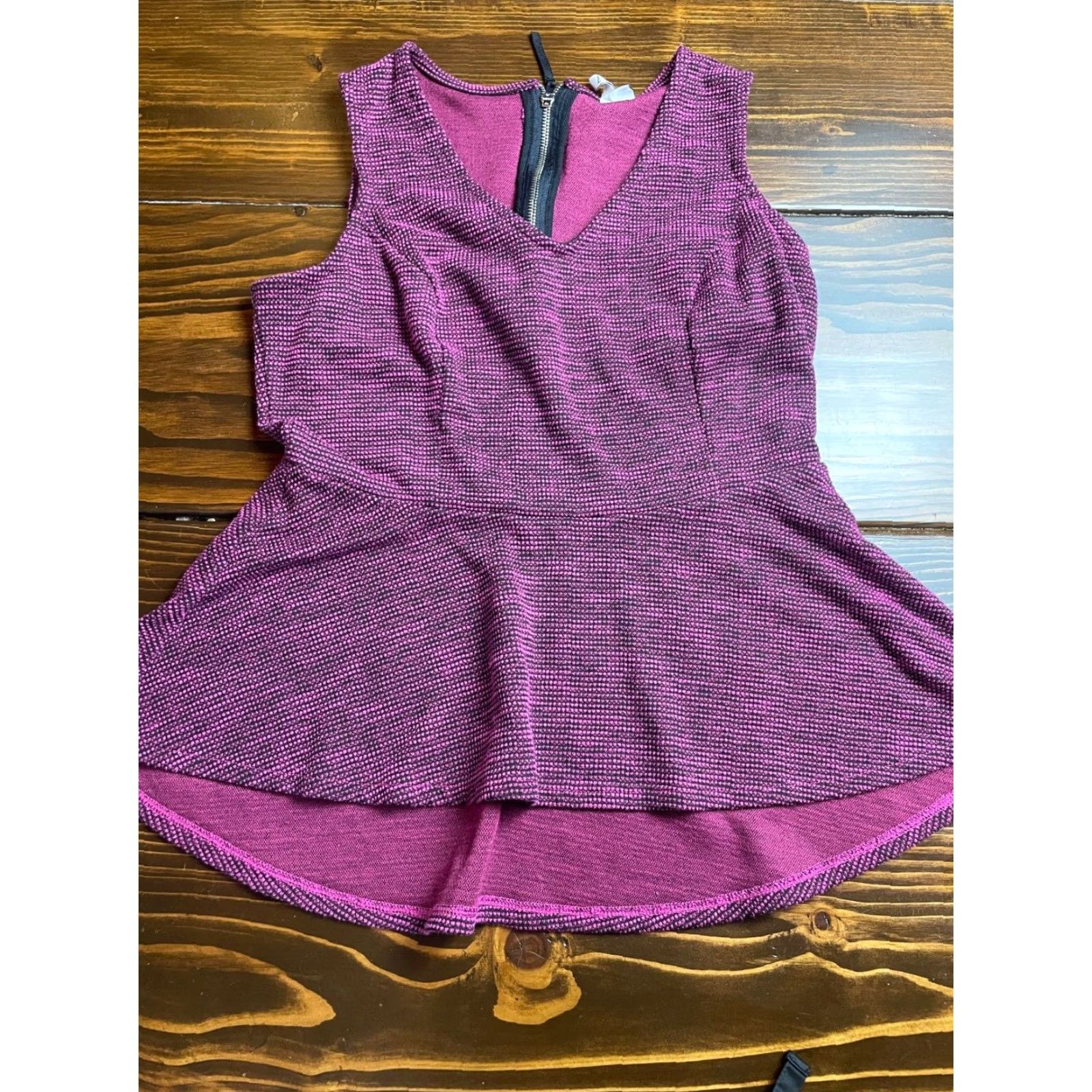 Vintage VINTAGE Elle Shirt Women's Size Small, Blouse Sleeveless Shift Peplum ¼ Zipp Pink Black Womens Size S / US 4 / IT 40 - 2 Thumbnail